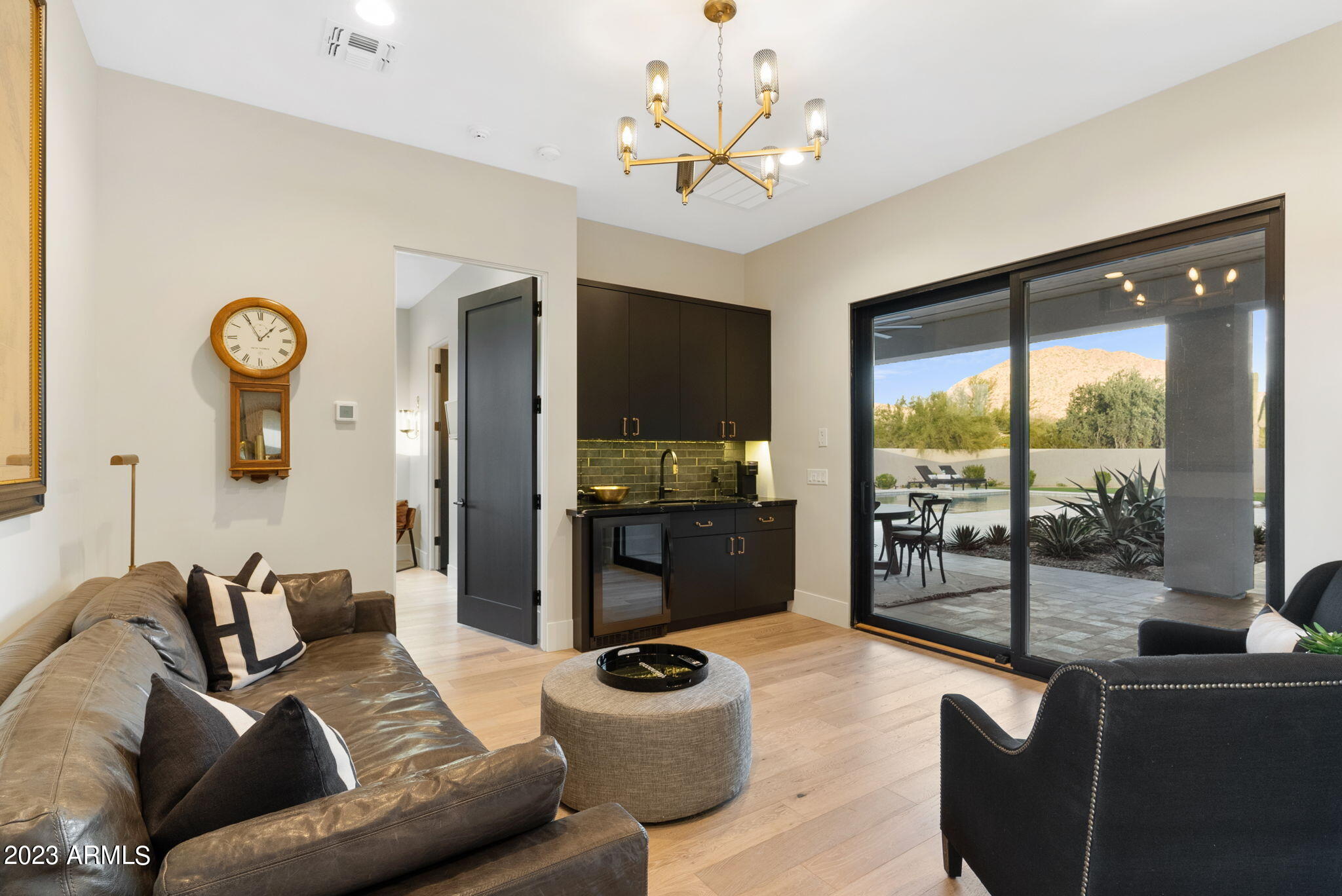 PINNACLE PEAK PLACE - Residential