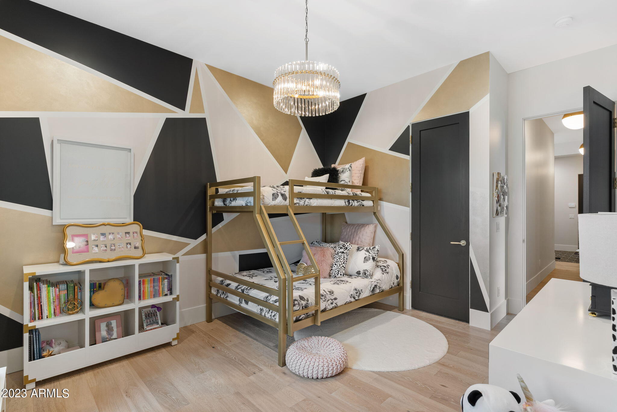 PINNACLE PEAK PLACE - Residential
