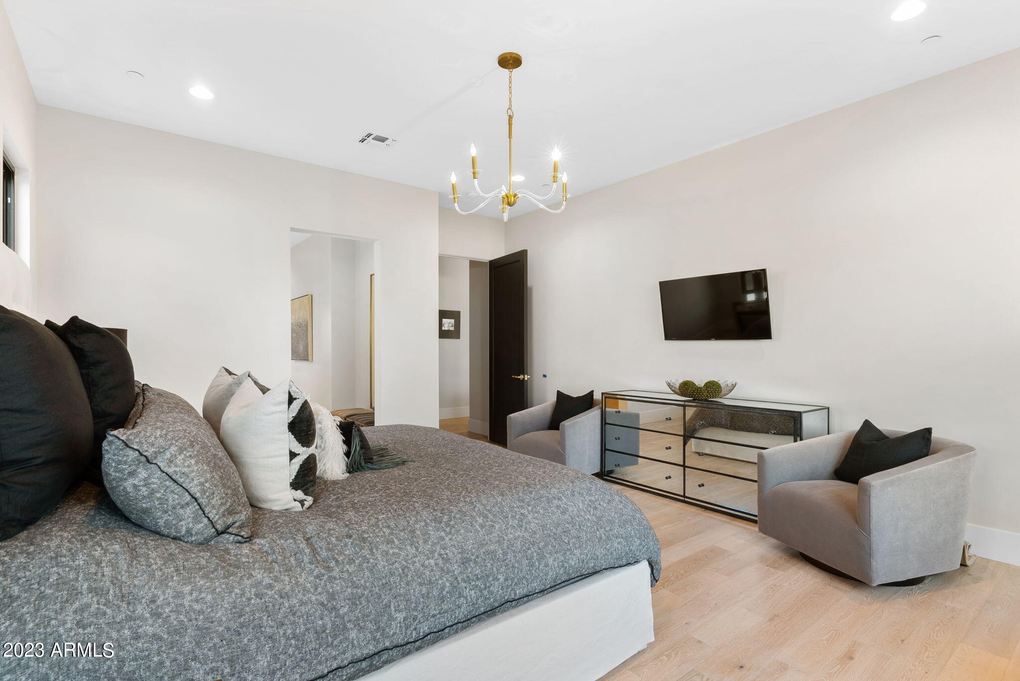 PINNACLE PEAK PLACE - Residential