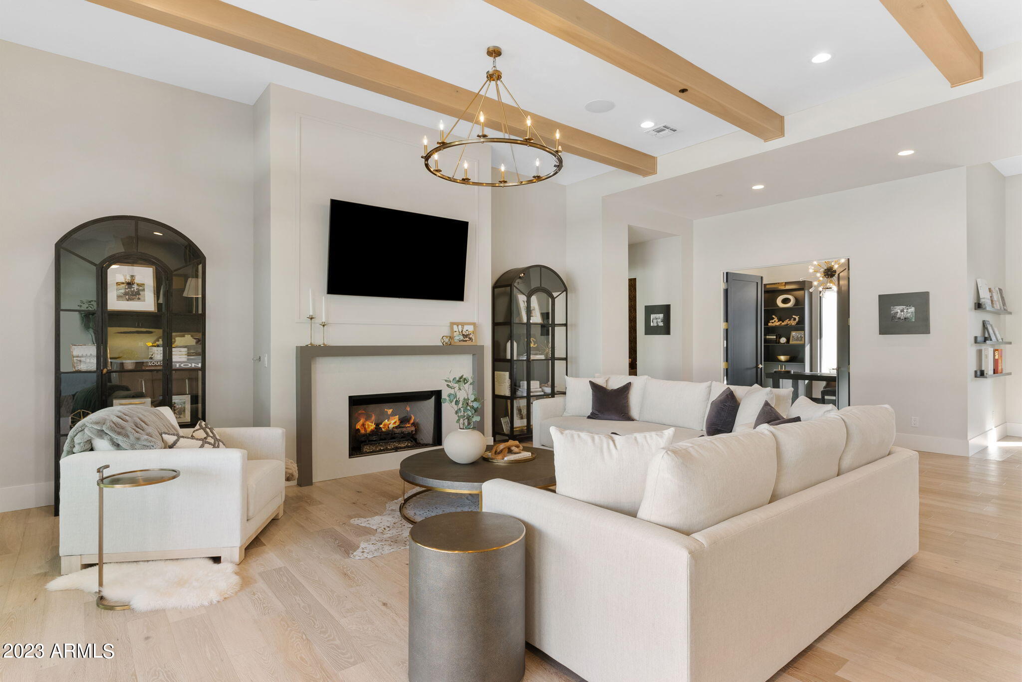 PINNACLE PEAK PLACE - Residential