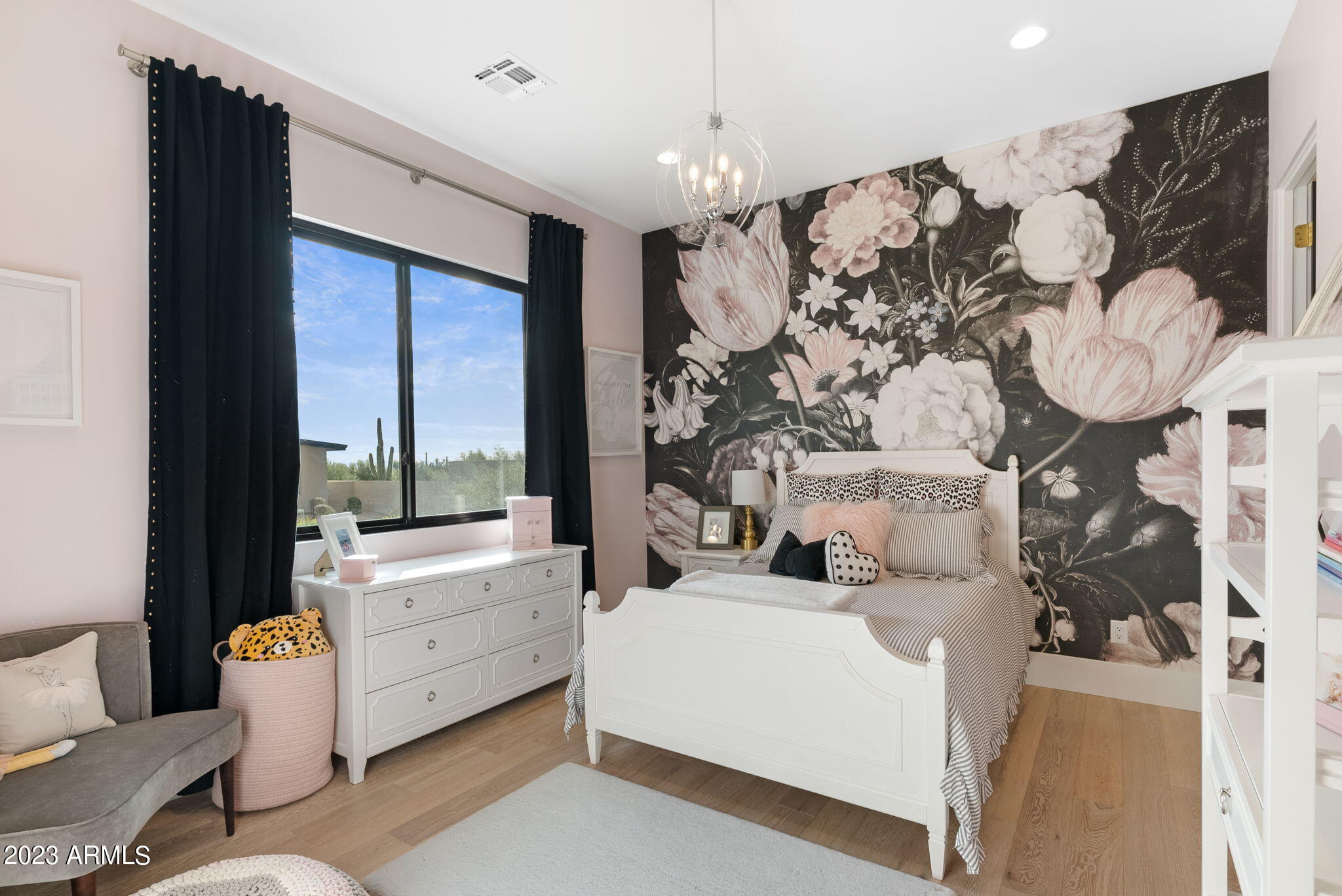 PINNACLE PEAK PLACE - Residential