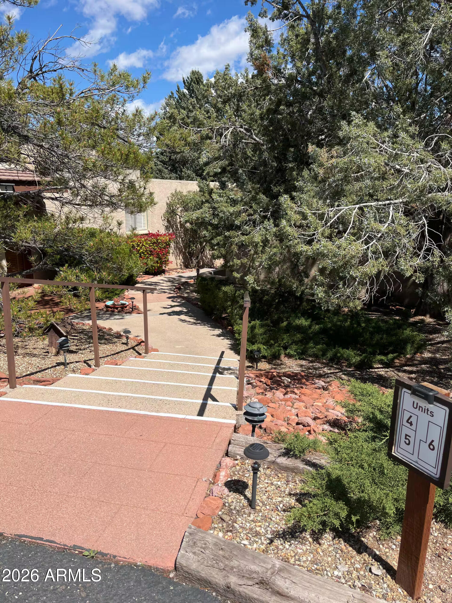 GRASSHOPPER FLATS - Residential