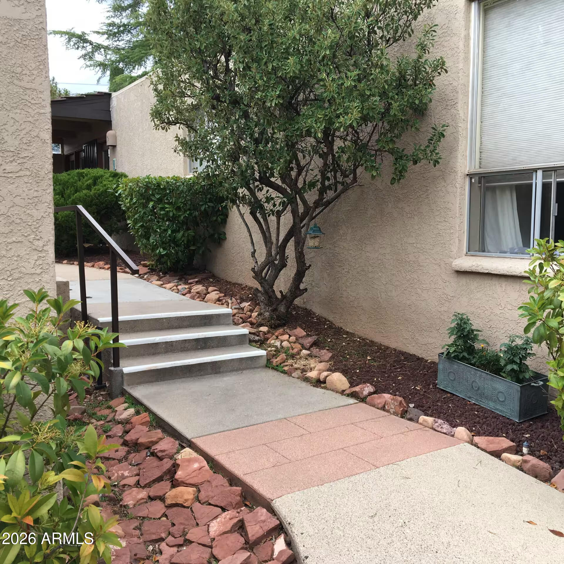 GRASSHOPPER FLATS - Residential
