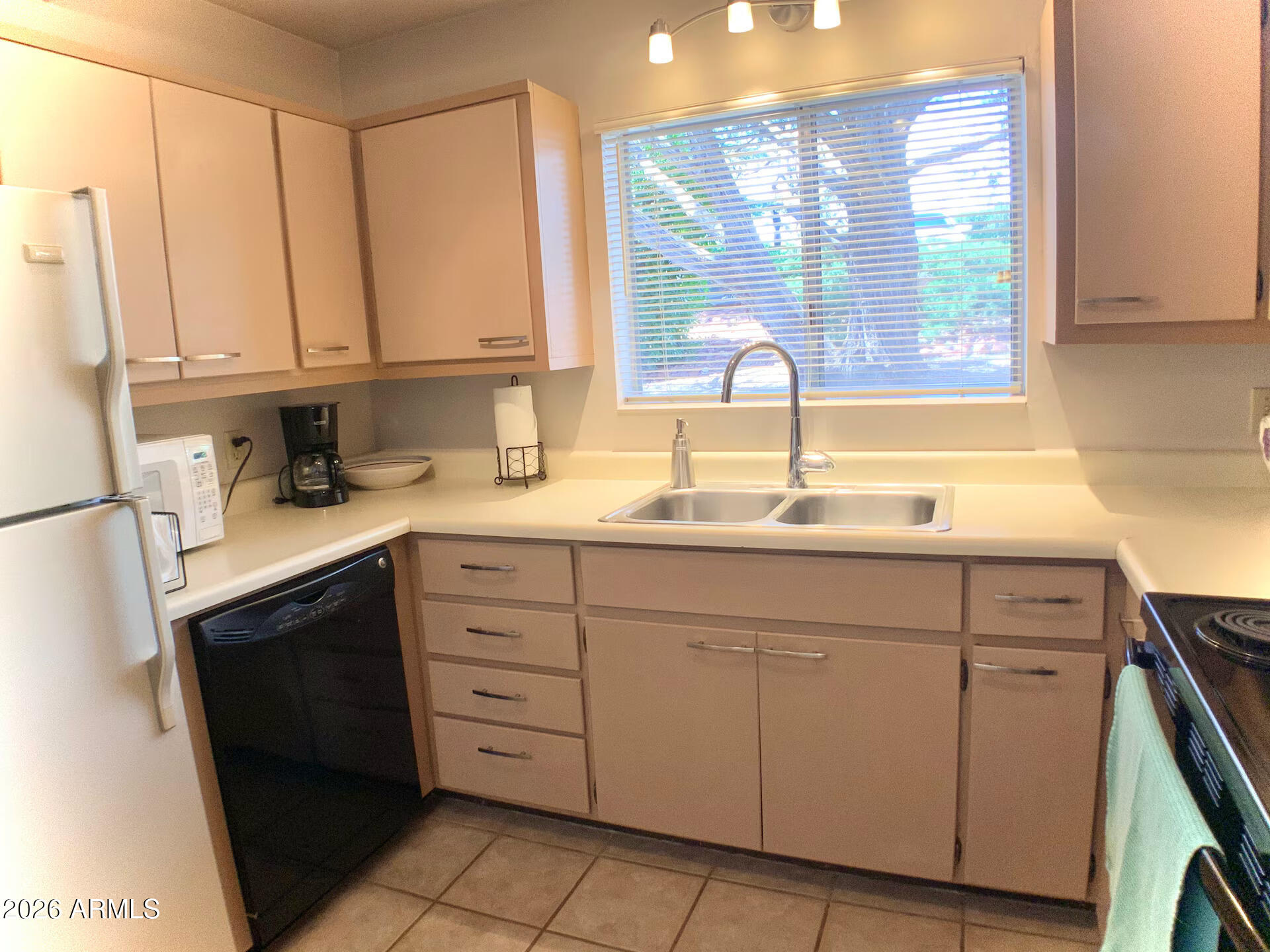 GRASSHOPPER FLATS - Residential