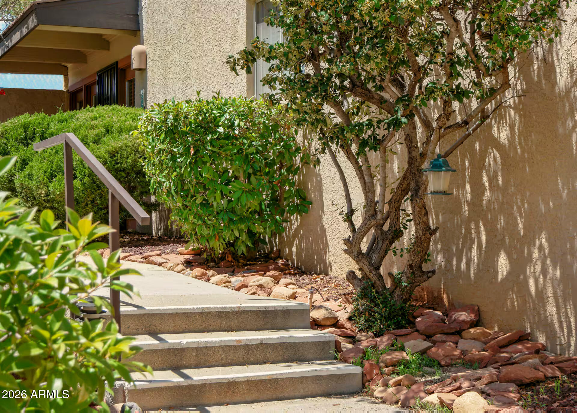 GRASSHOPPER FLATS - Residential