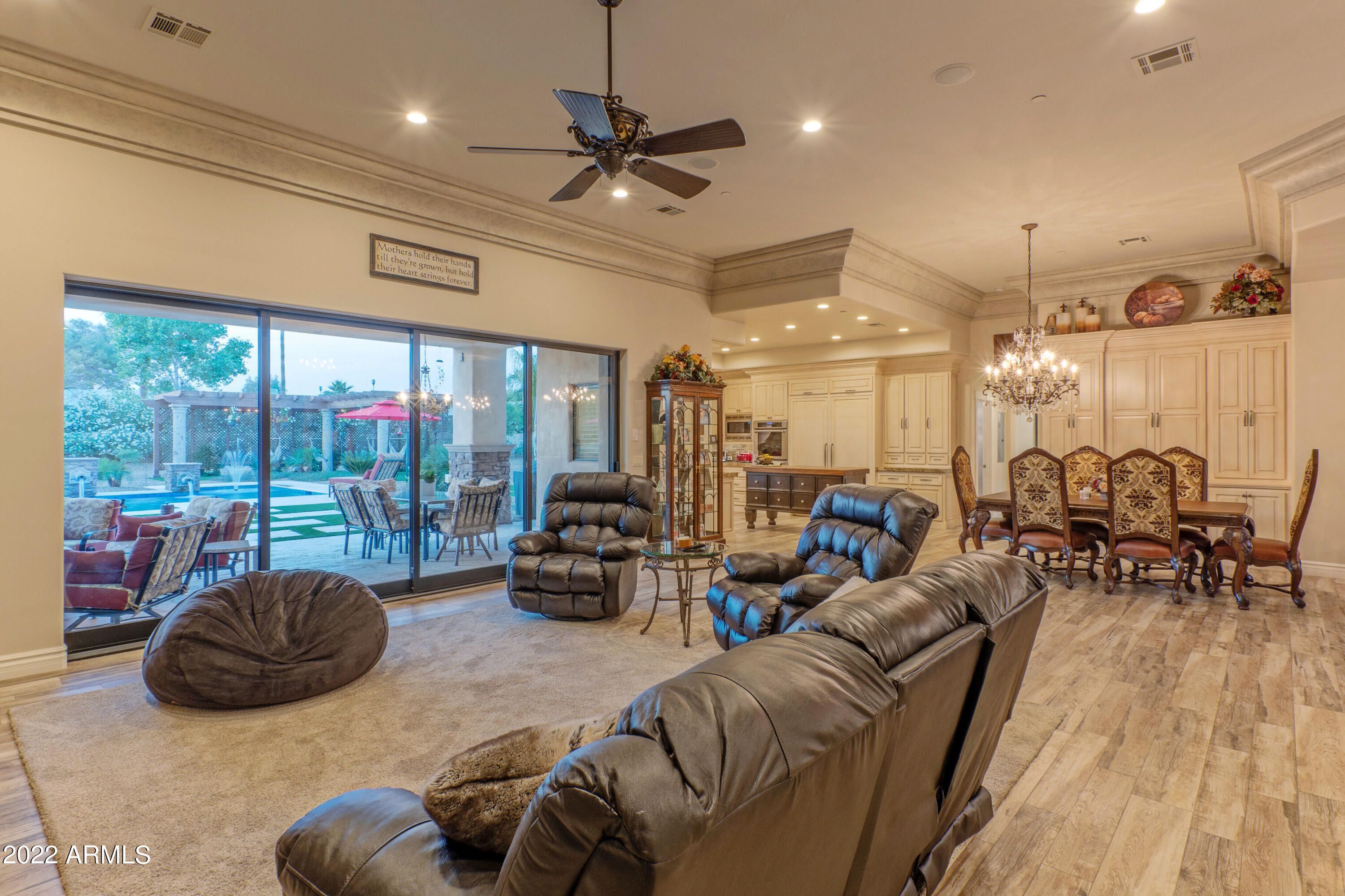DESERT WIND - Residential