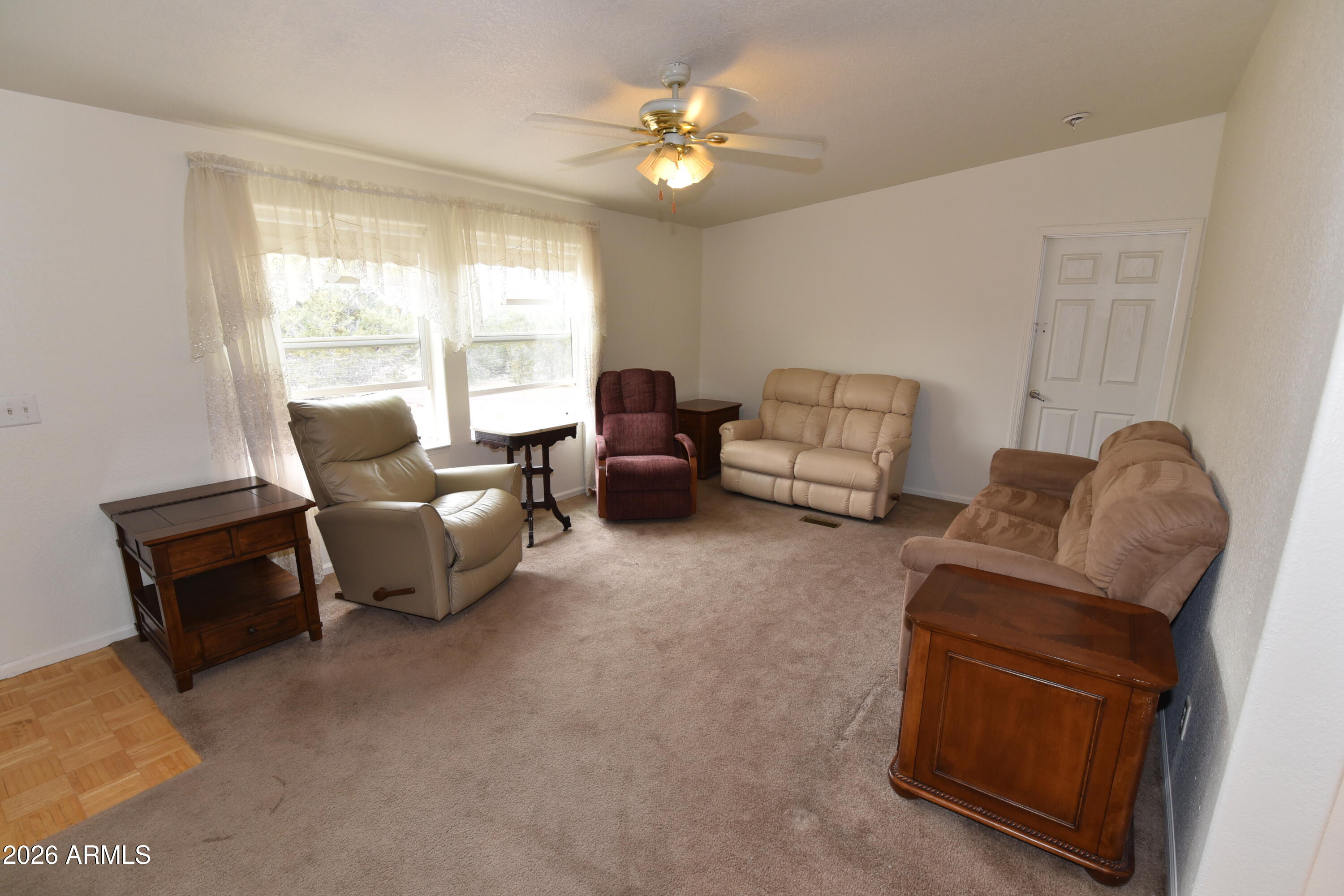 LAKE KAIBAB PARK UNIT 02 LOT: 646 - Residential
