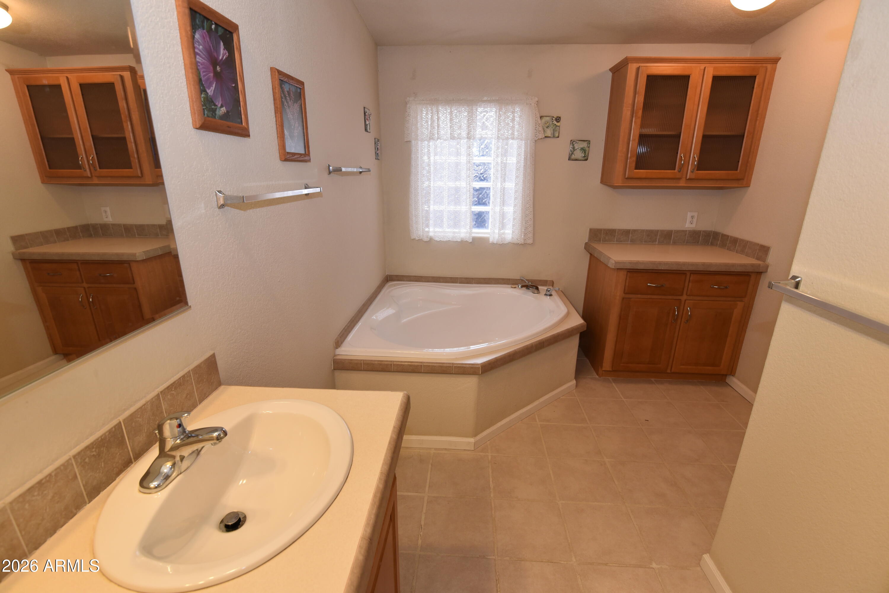 LAKE KAIBAB PARK UNIT 02 LOT: 646 - Residential