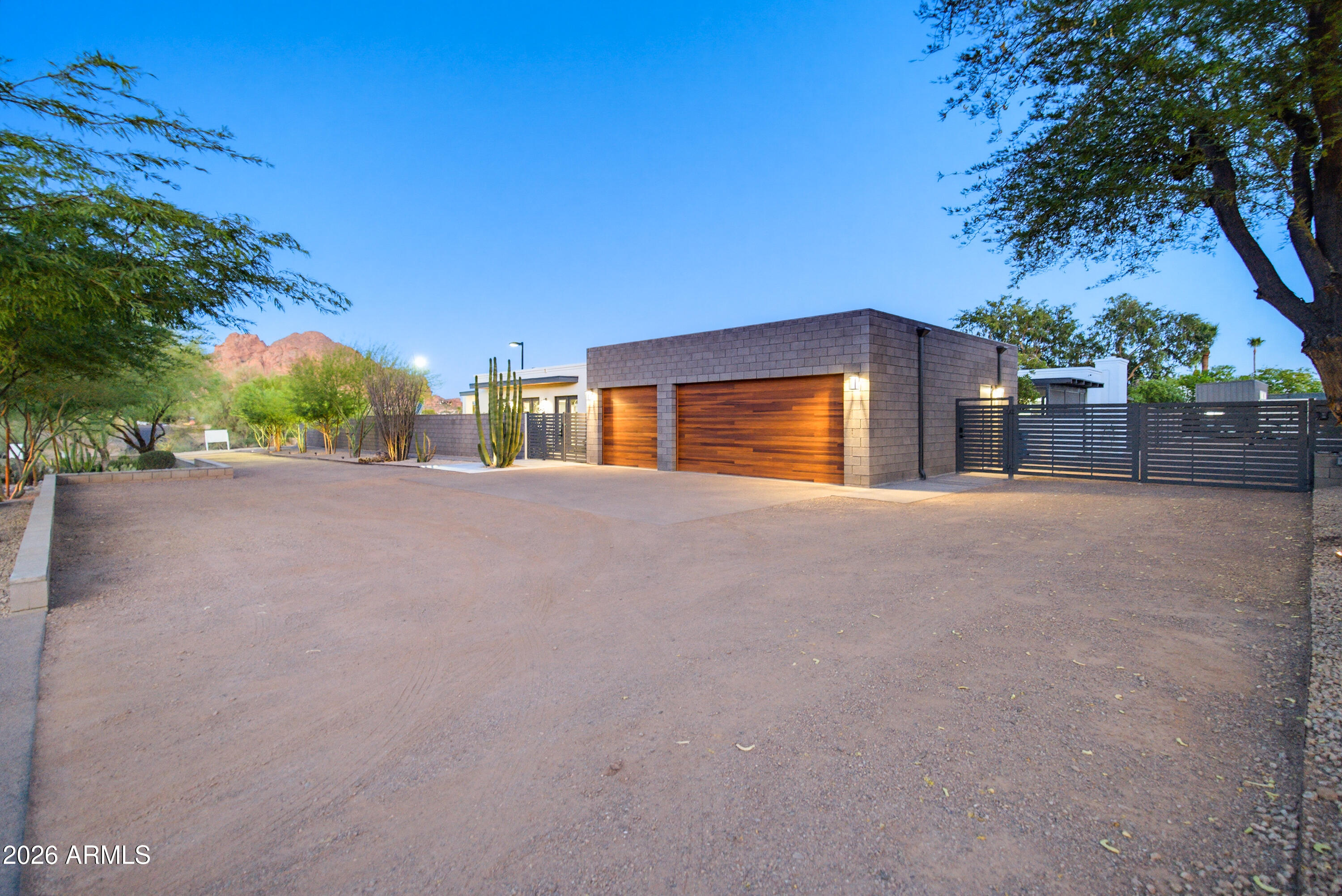 ARROYO HEIGHTS - Residential