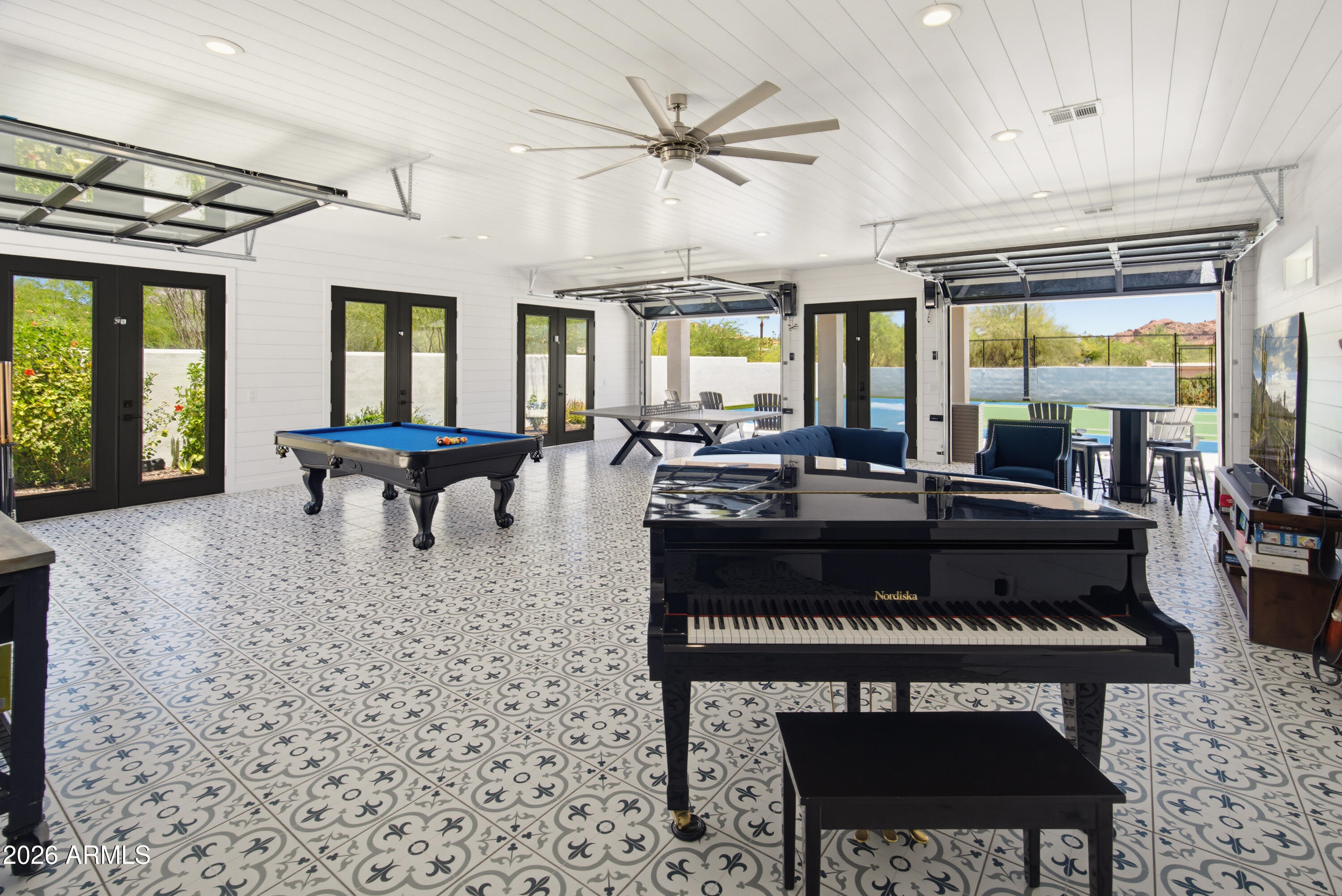 ARROYO HEIGHTS - Residential