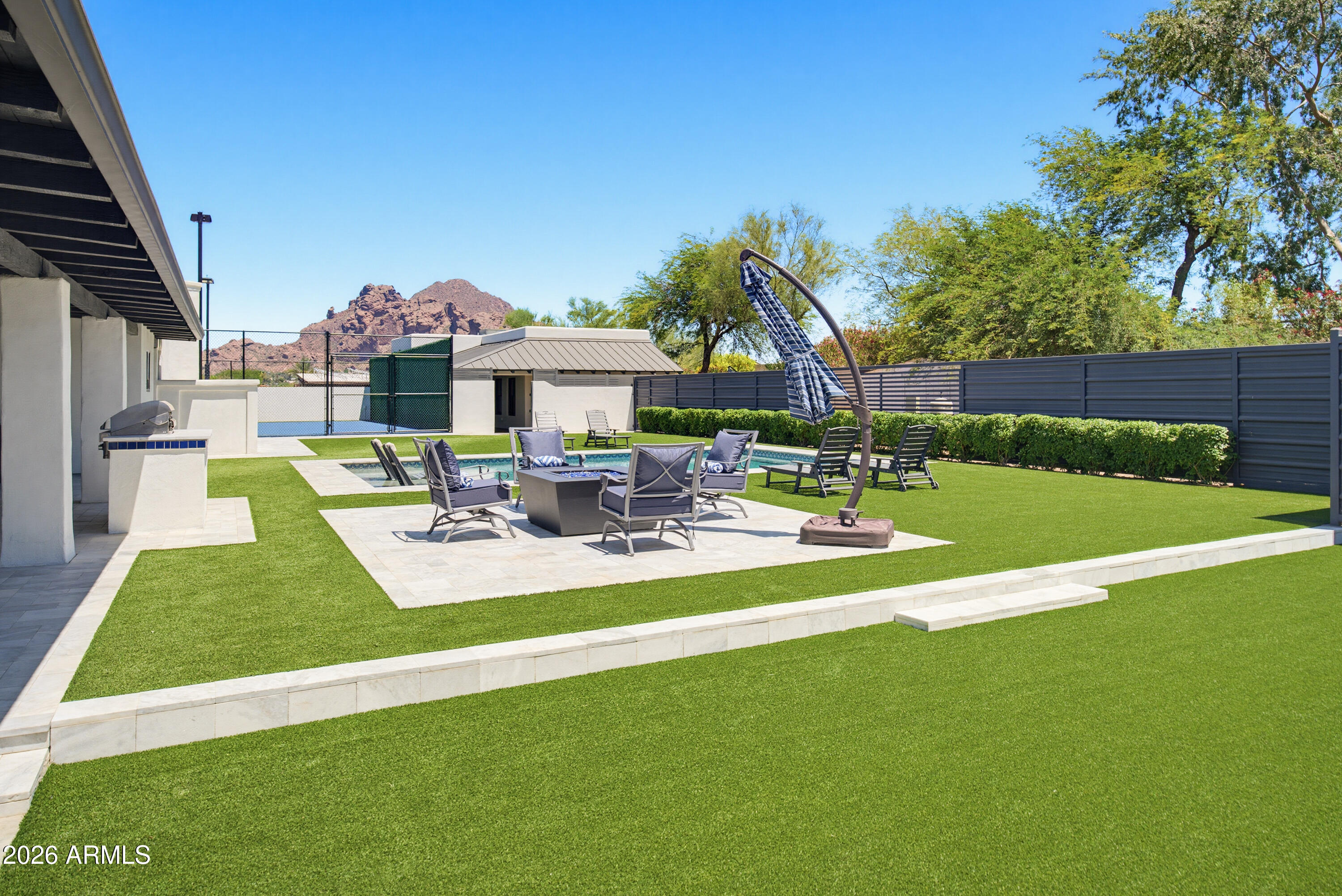 ARROYO HEIGHTS - Residential