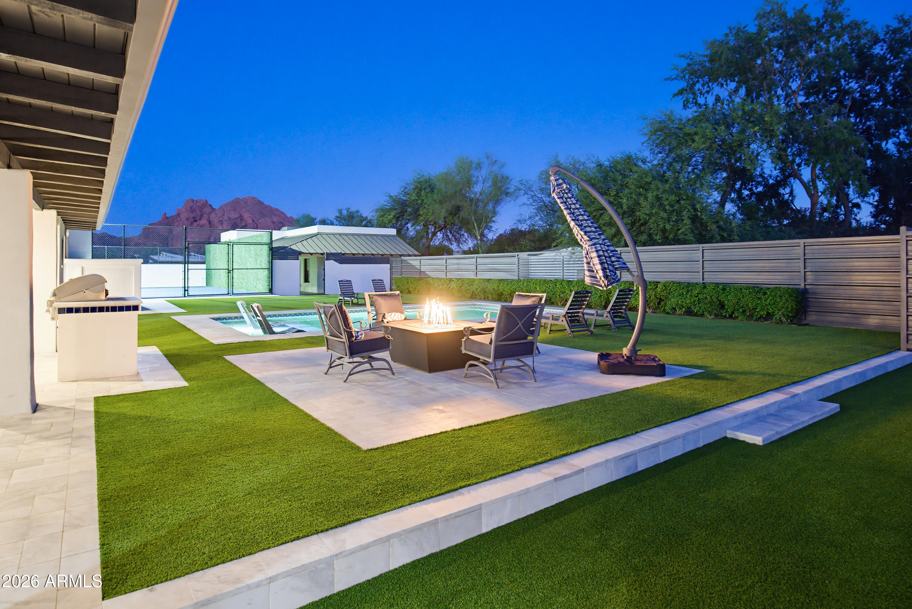 ARROYO HEIGHTS - Residential