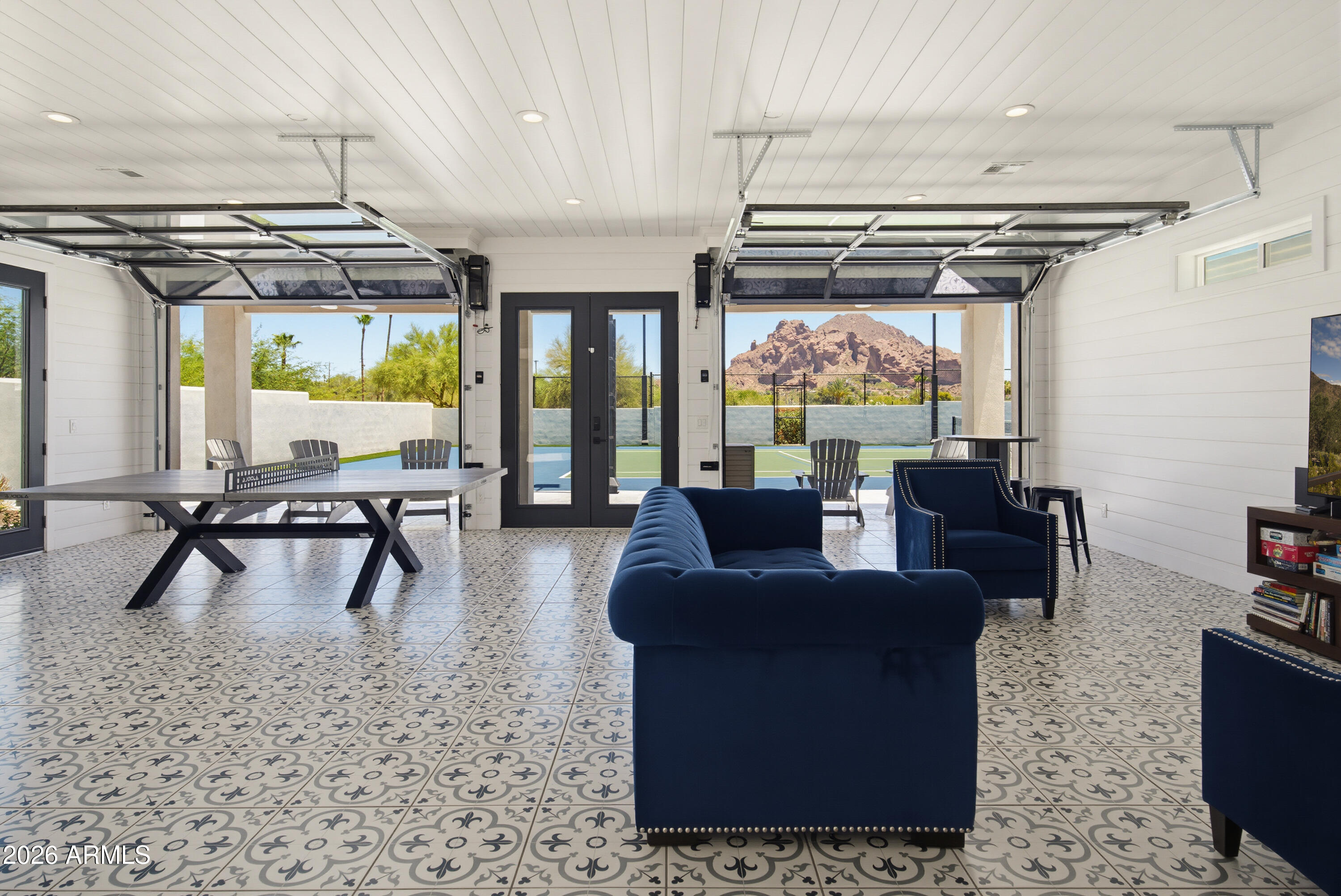 ARROYO HEIGHTS - Residential