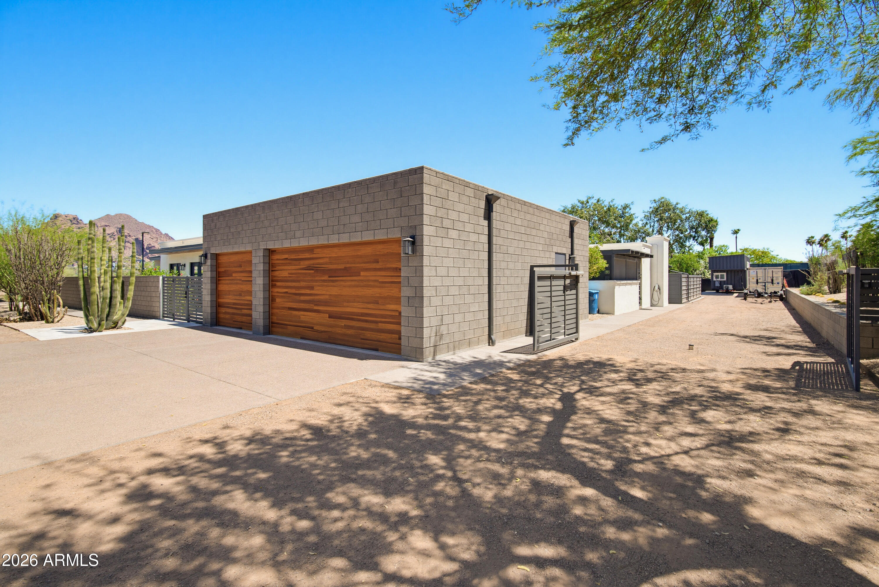 ARROYO HEIGHTS - Residential