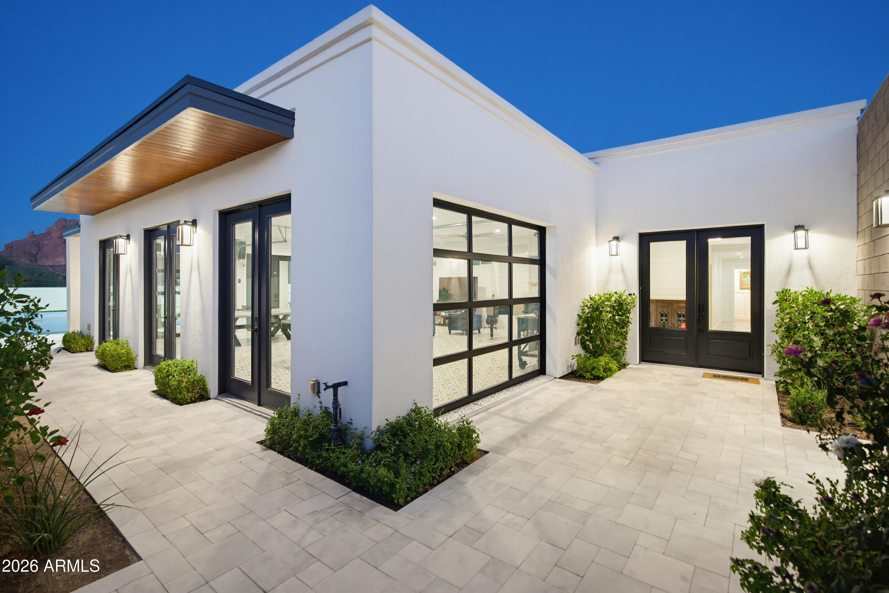 ARROYO HEIGHTS - Residential