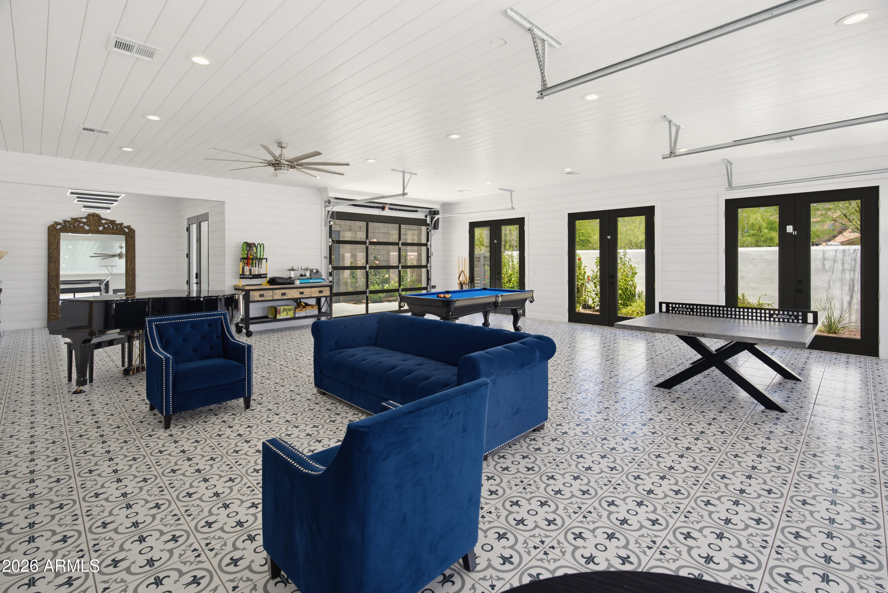 ARROYO HEIGHTS - Residential