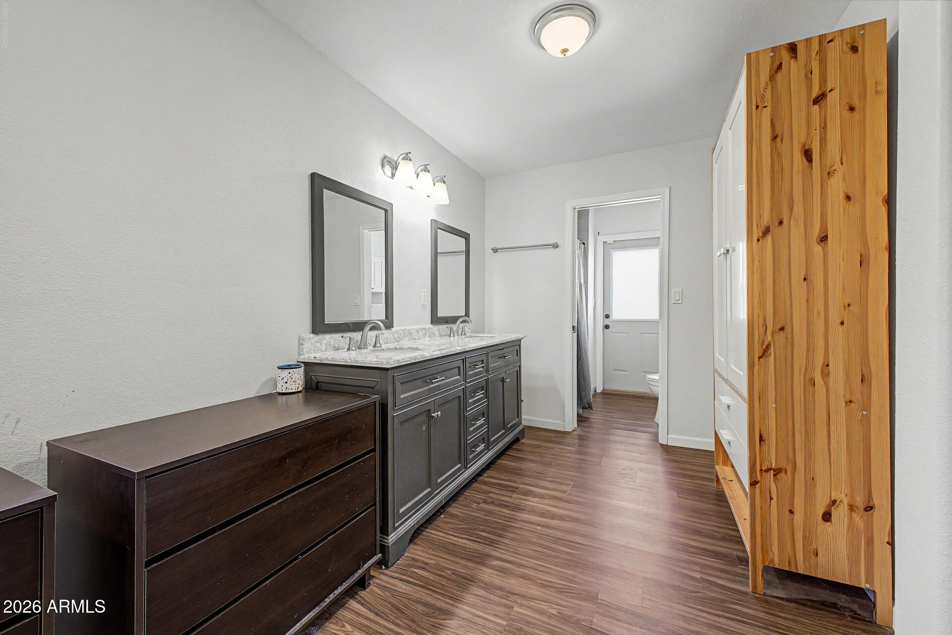 COUNTRY PLACE - Residential