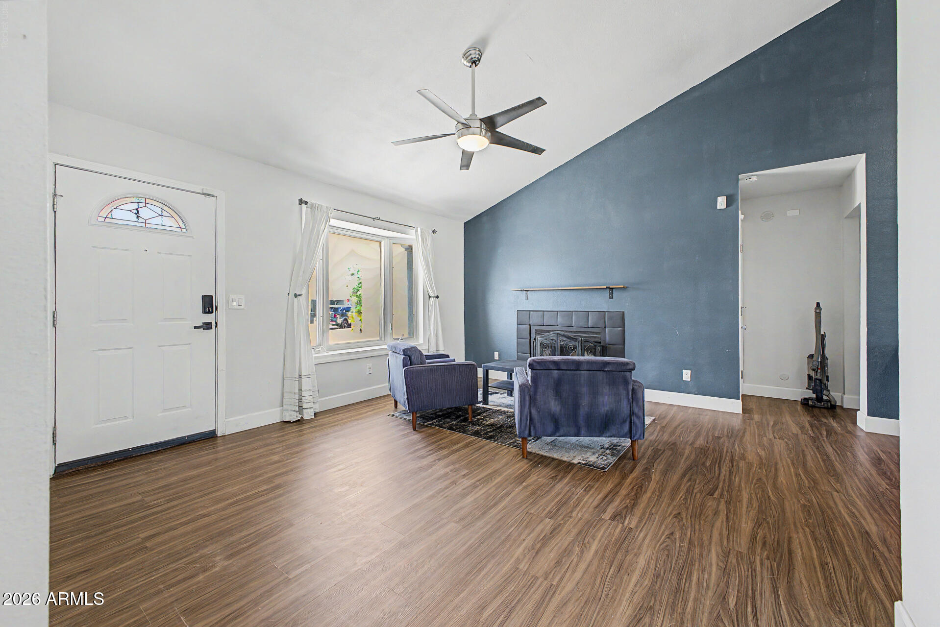 COUNTRY PLACE - Residential