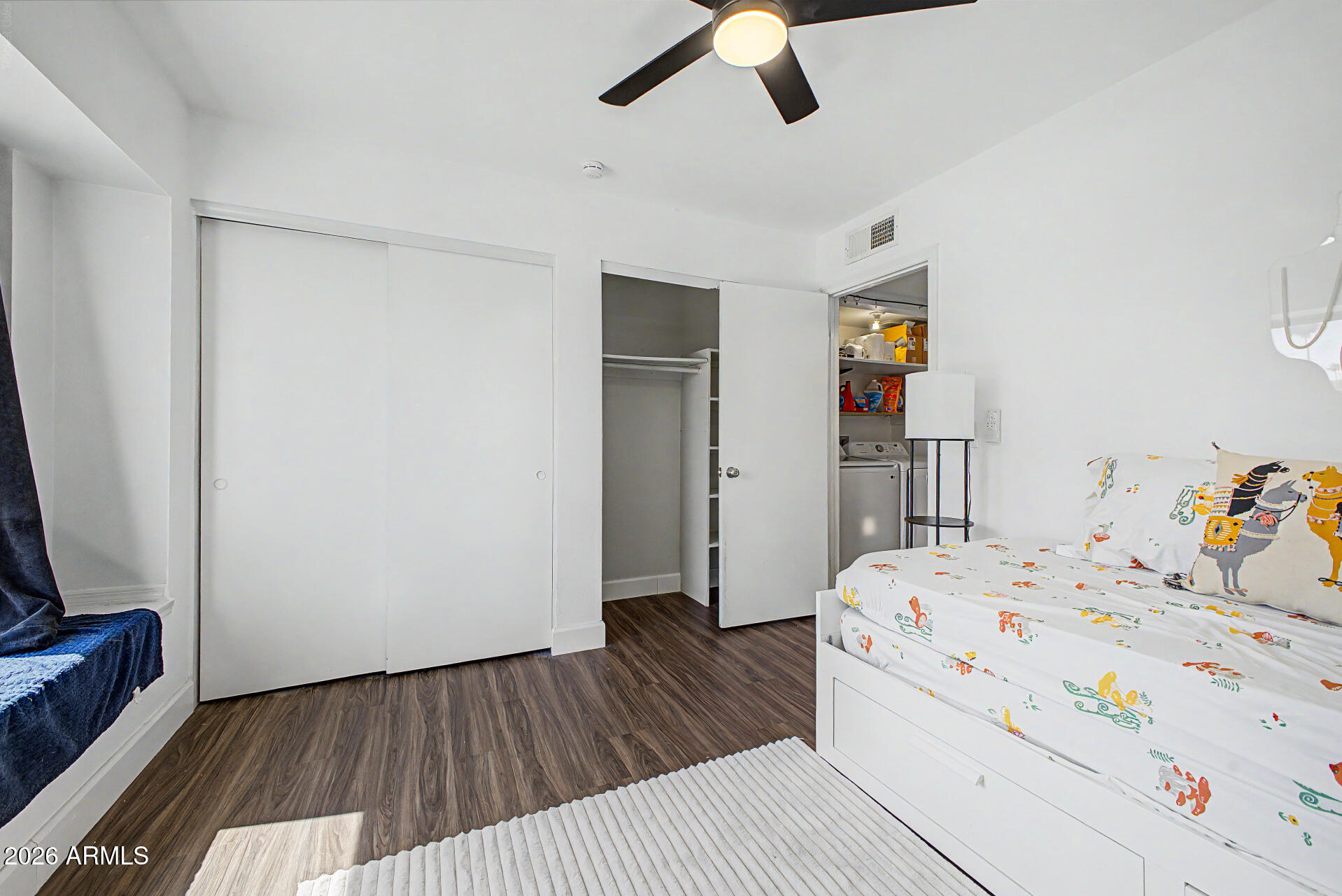 COUNTRY PLACE - Residential