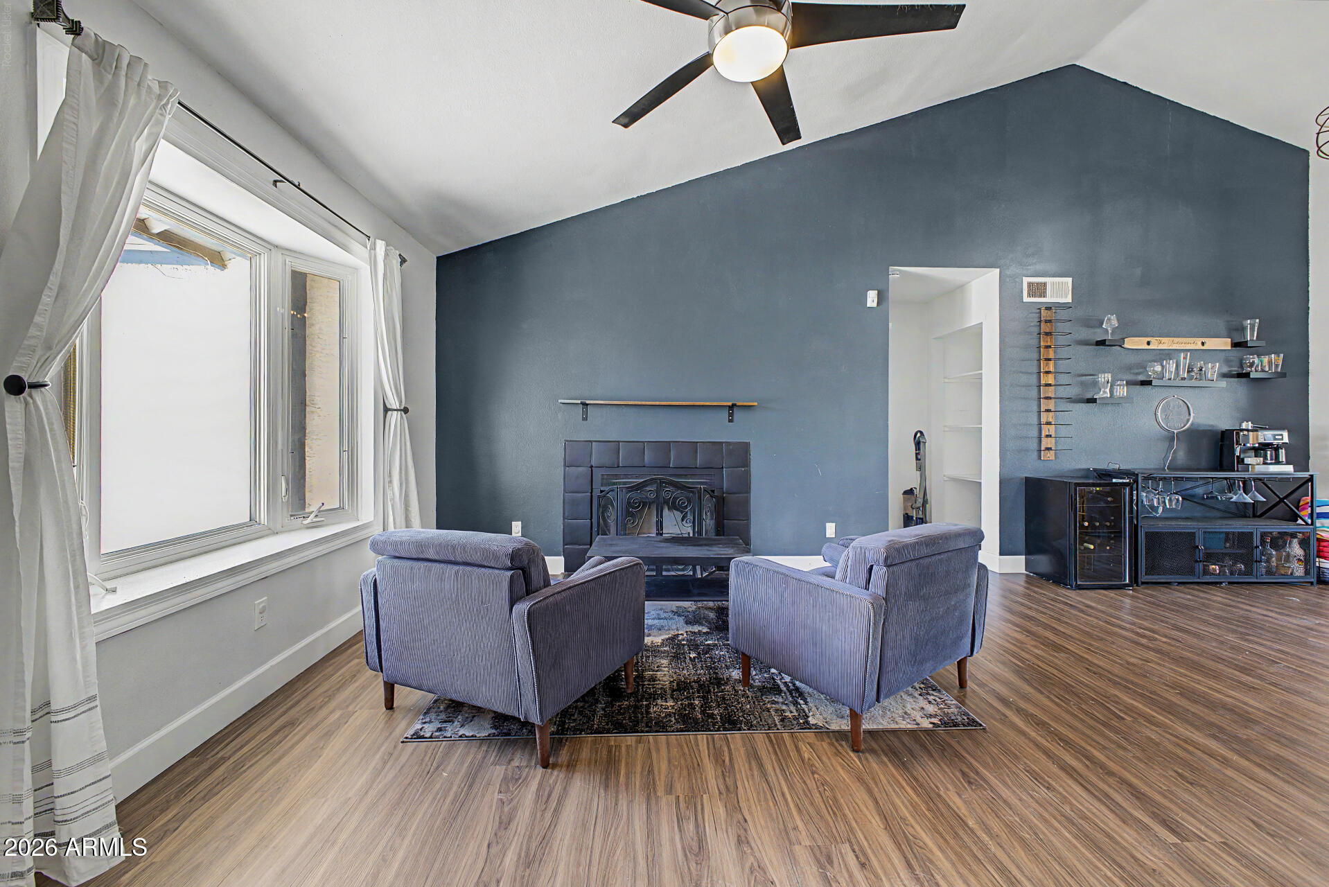 COUNTRY PLACE - Residential