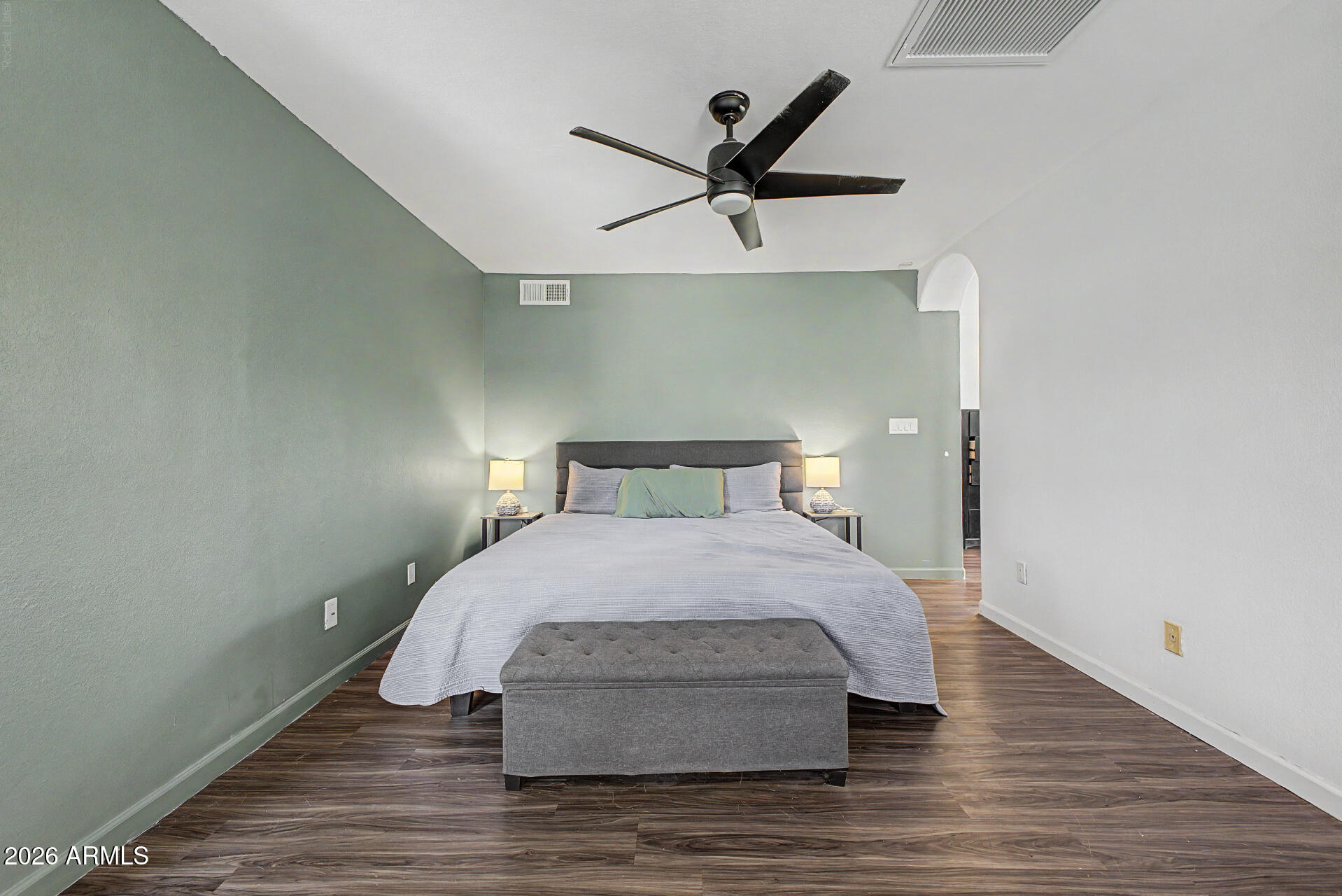 COUNTRY PLACE - Residential