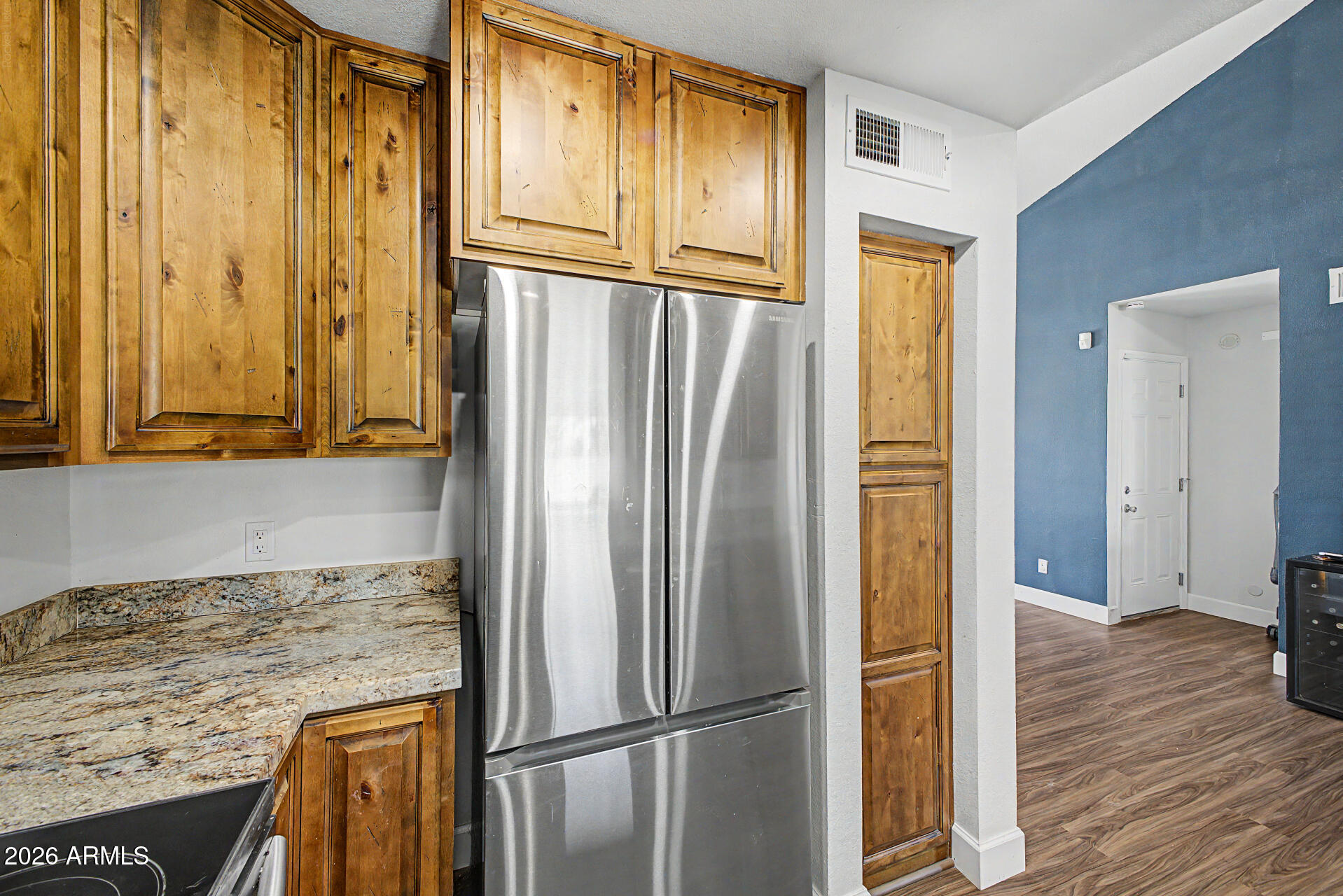 COUNTRY PLACE - Residential