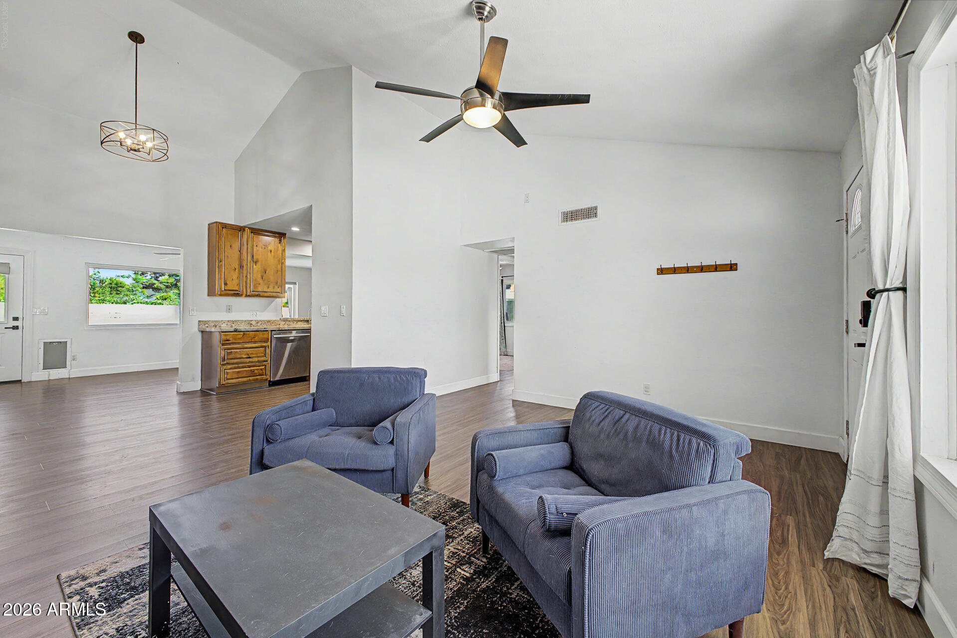 COUNTRY PLACE - Residential