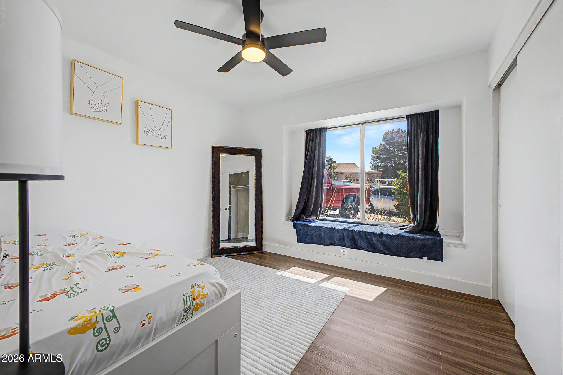 COUNTRY PLACE - Residential