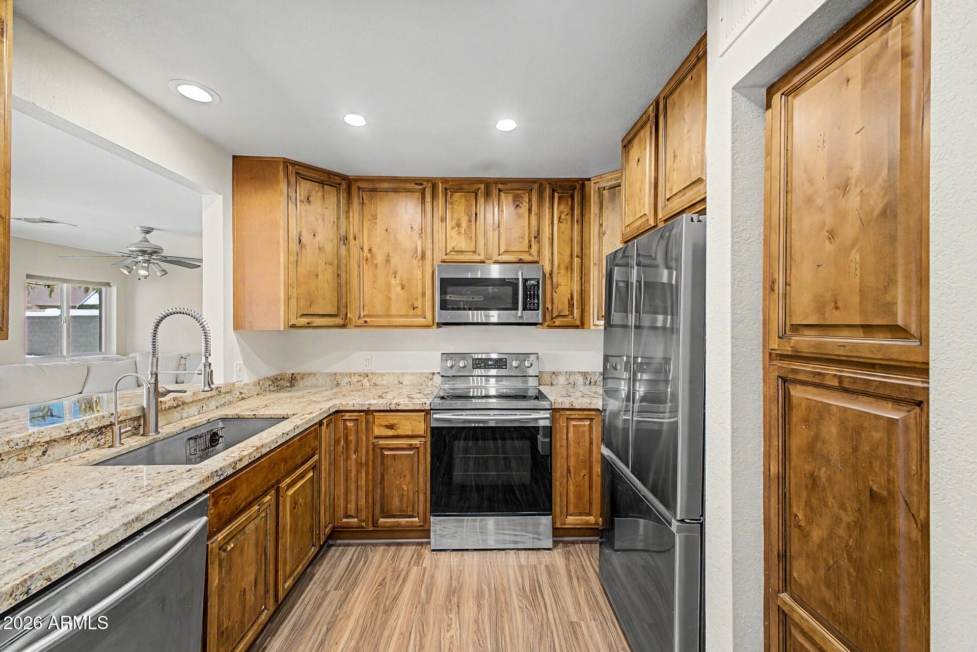 COUNTRY PLACE - Residential