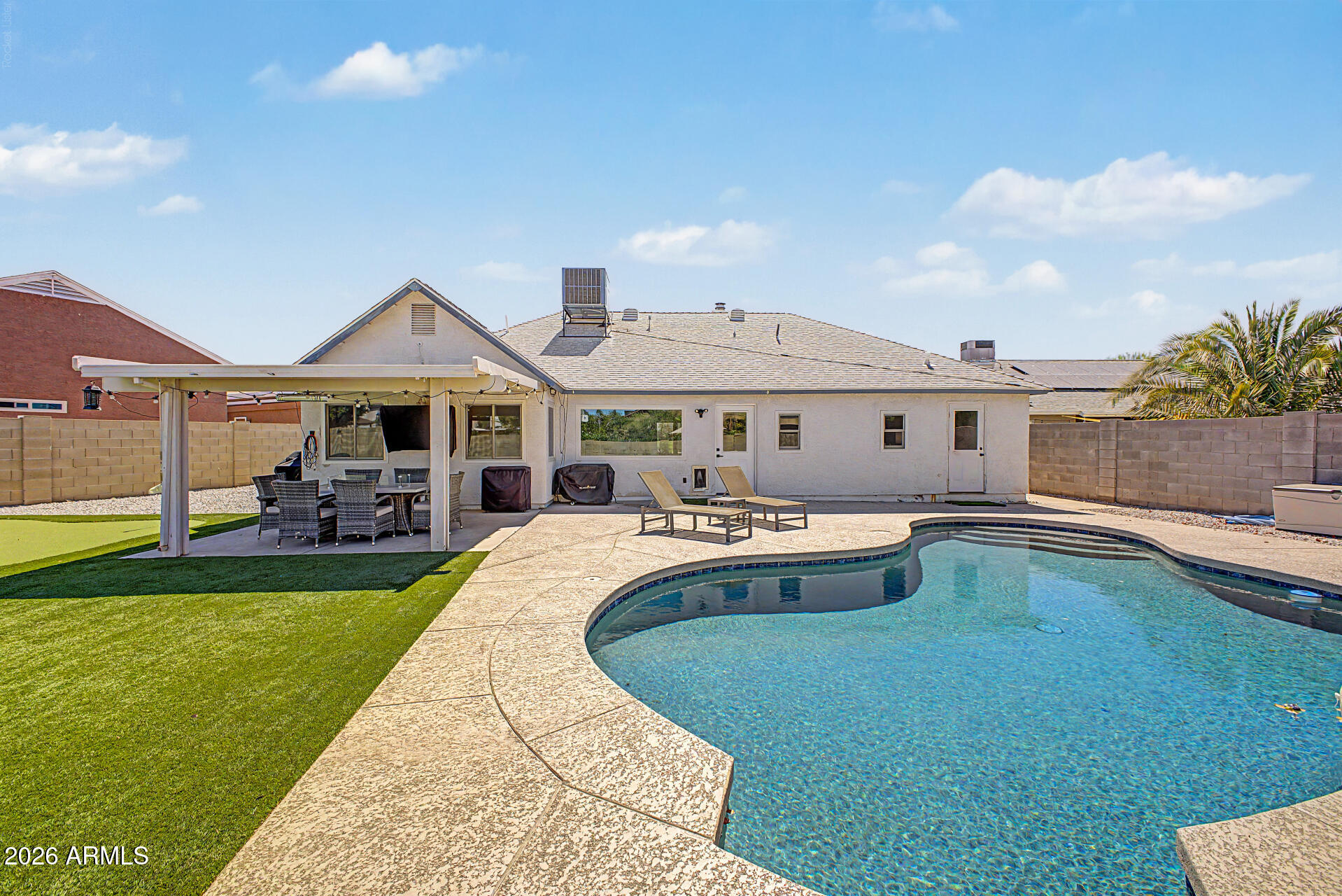 COUNTRY PLACE - Residential