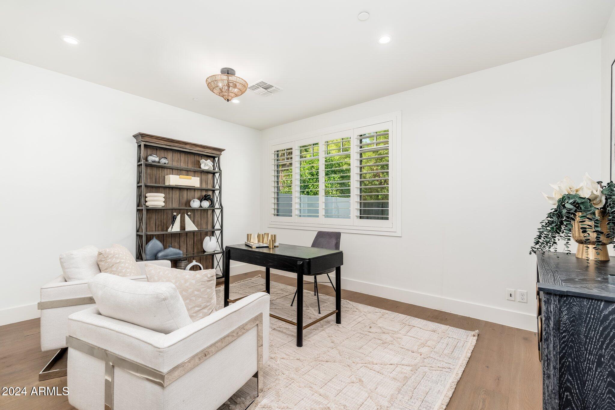 ARCADIA MANORS - Residential