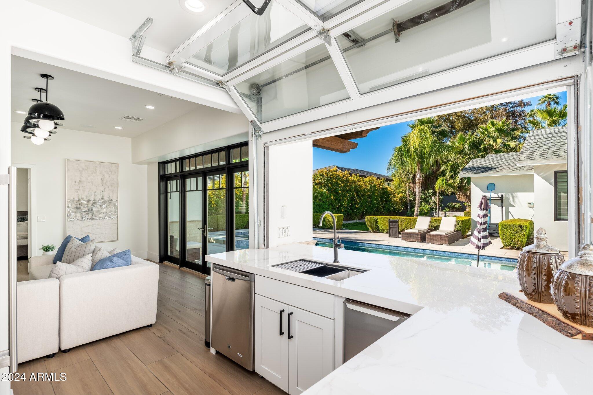 ARCADIA MANORS - Residential