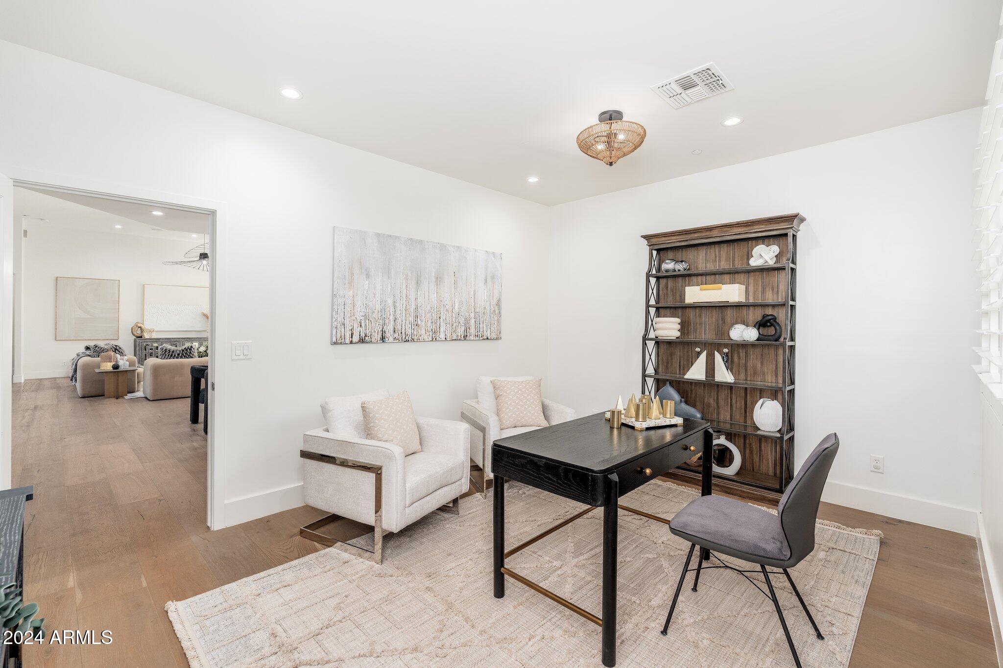 ARCADIA MANORS - Residential