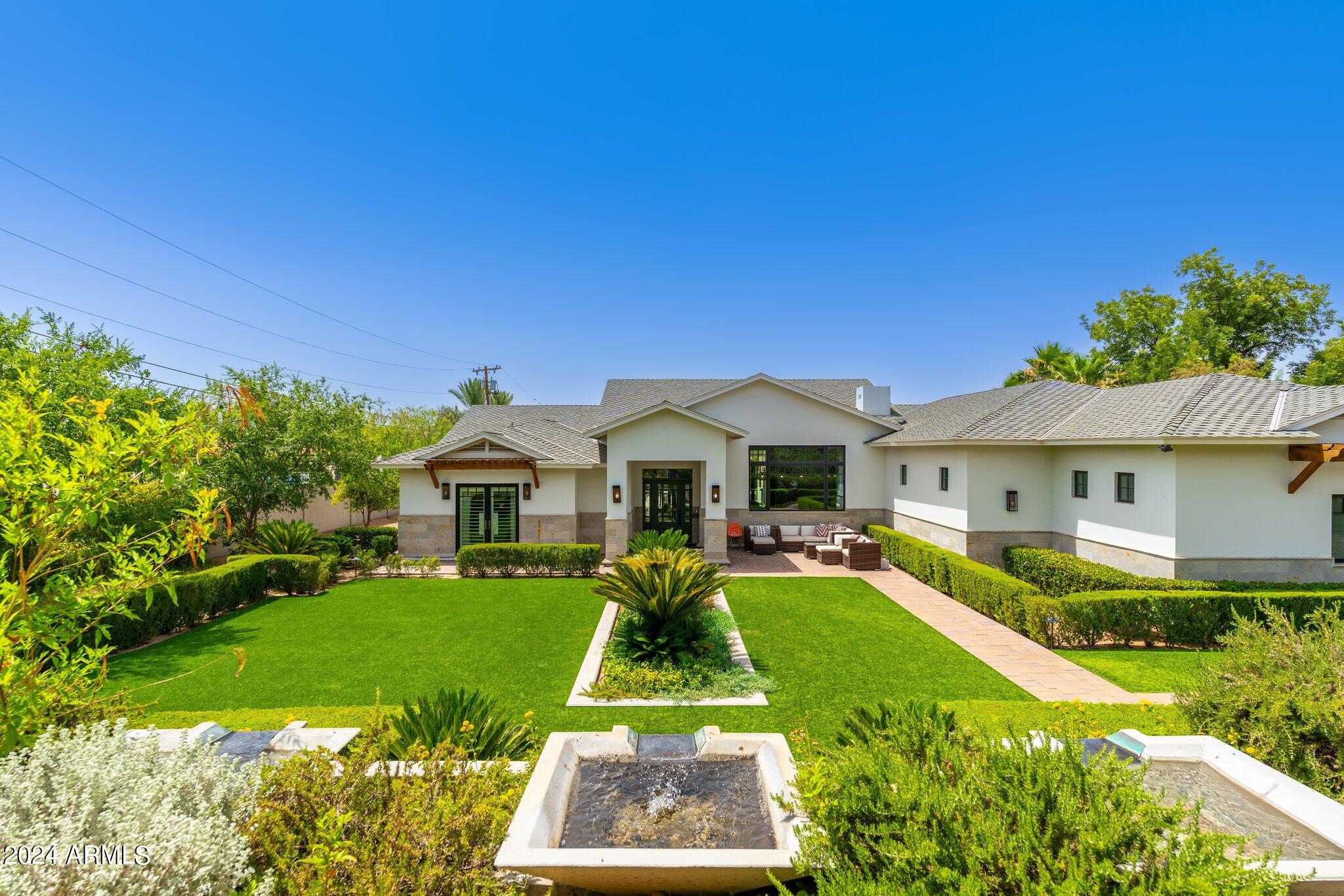 ARCADIA MANORS - Residential