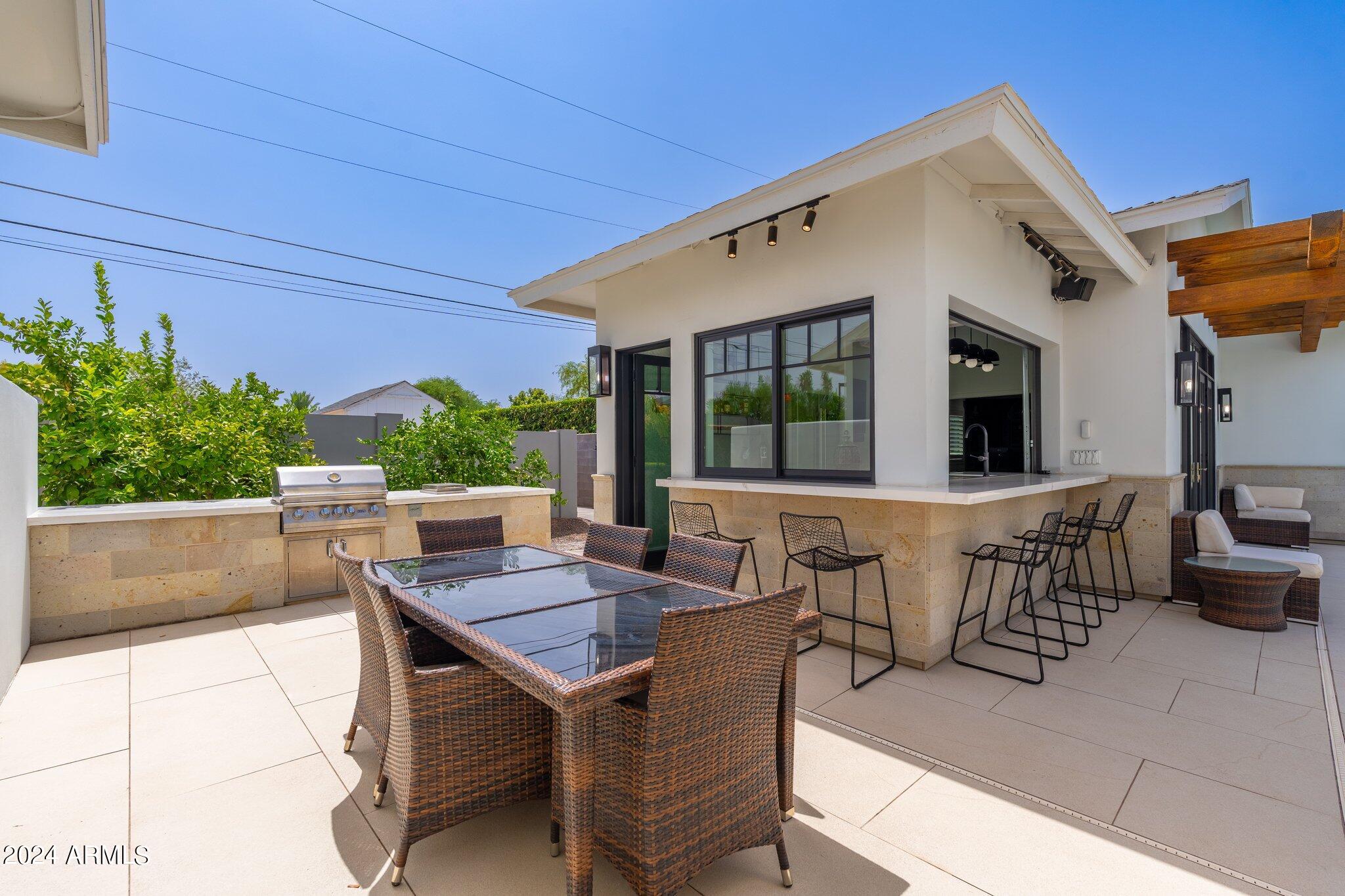 ARCADIA MANORS - Residential