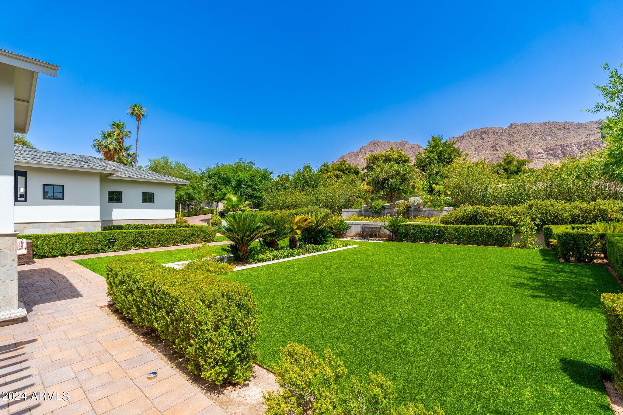 ARCADIA MANORS - Residential