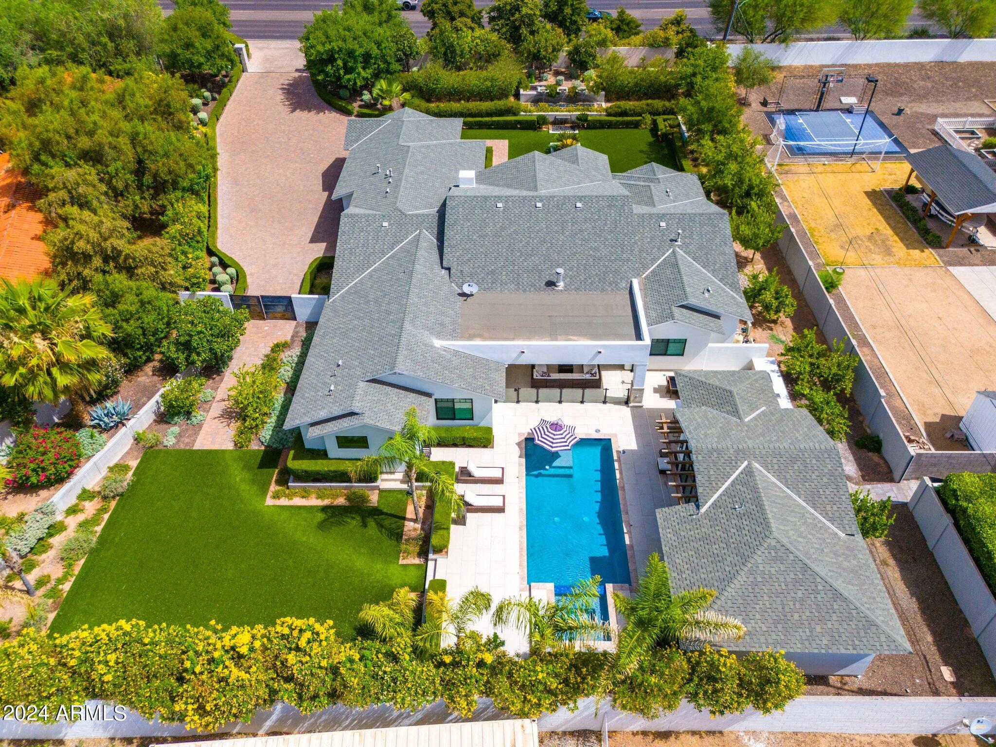 ARCADIA MANORS - Residential