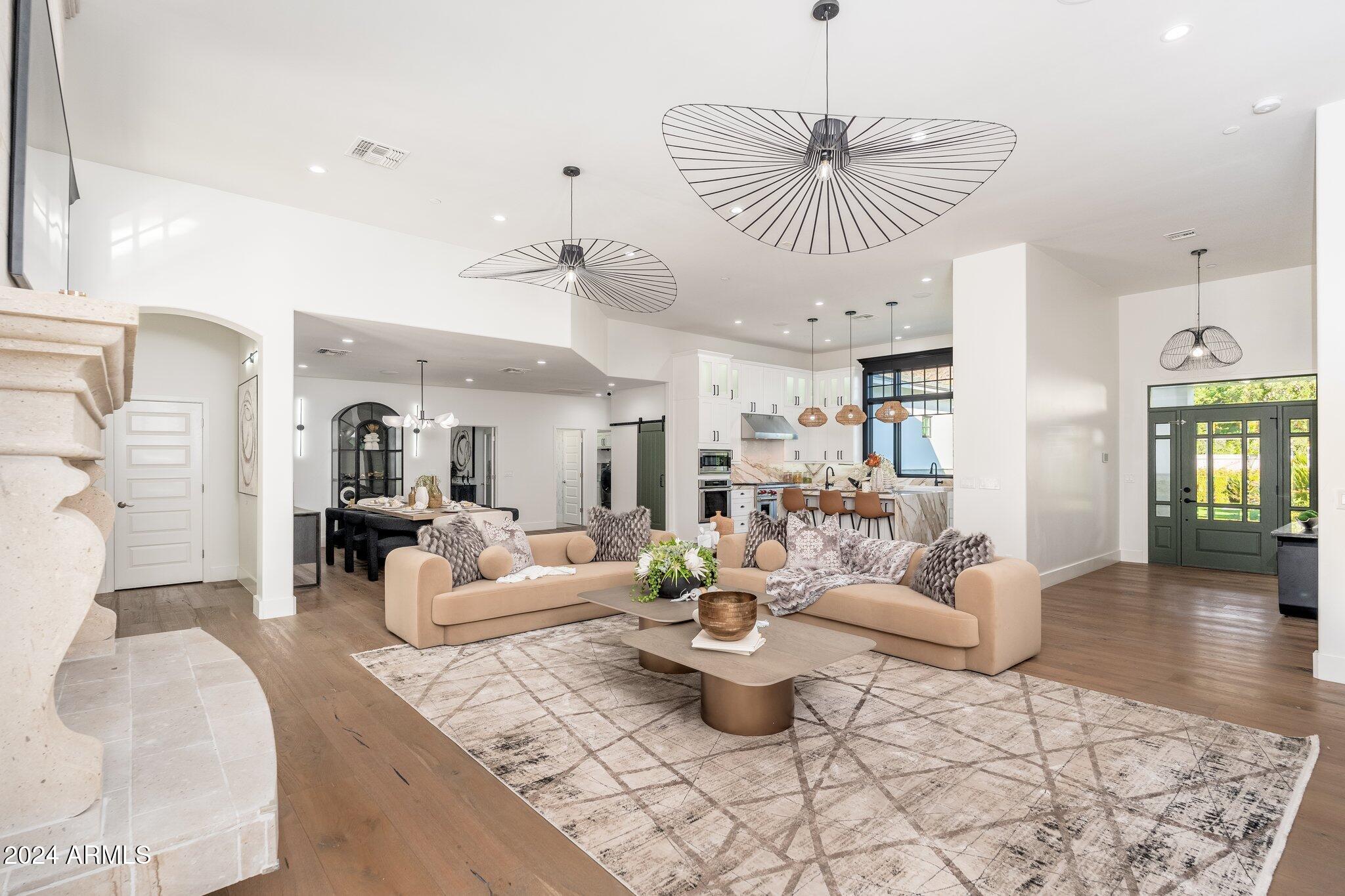 ARCADIA MANORS - Residential