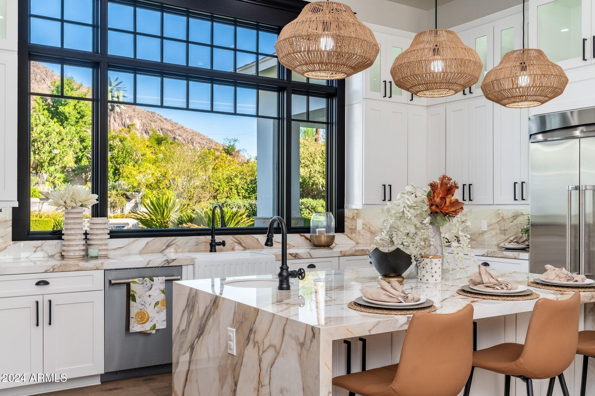 ARCADIA MANORS - Residential