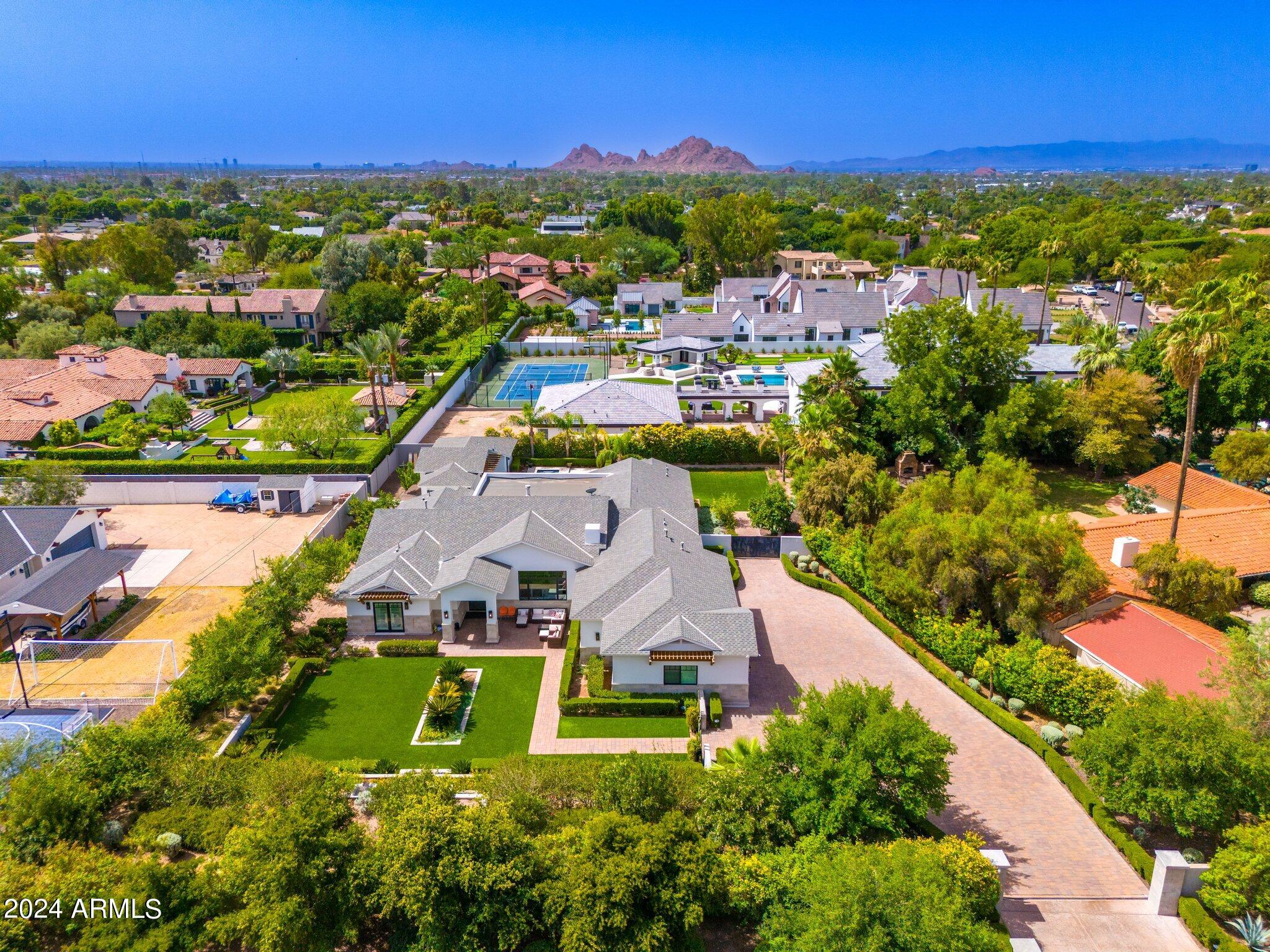 ARCADIA MANORS - Residential