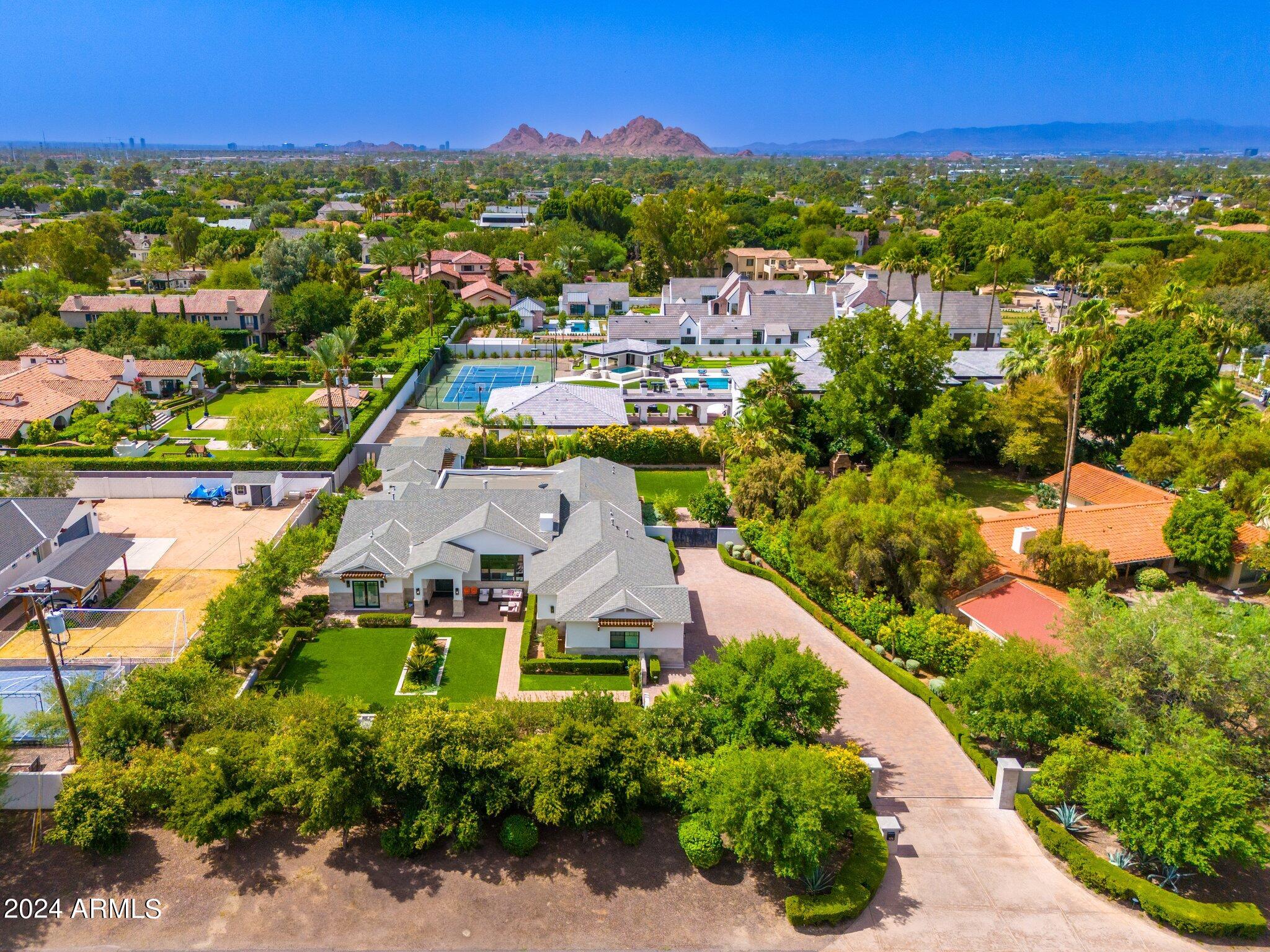 ARCADIA MANORS - Residential