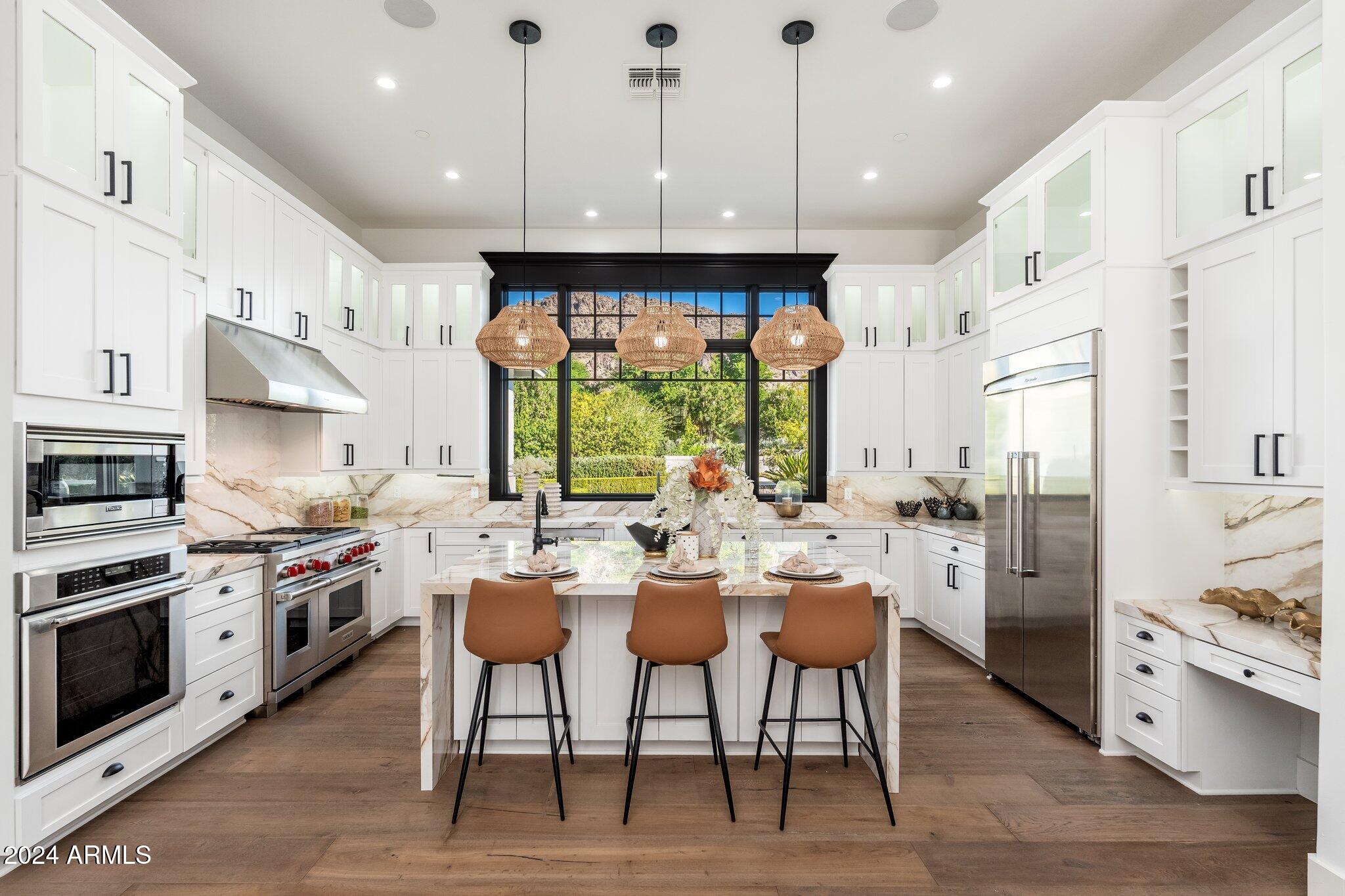 ARCADIA MANORS - Residential