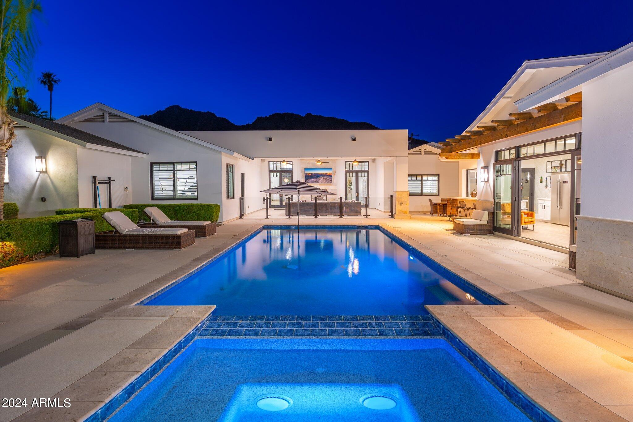 ARCADIA MANORS - Residential