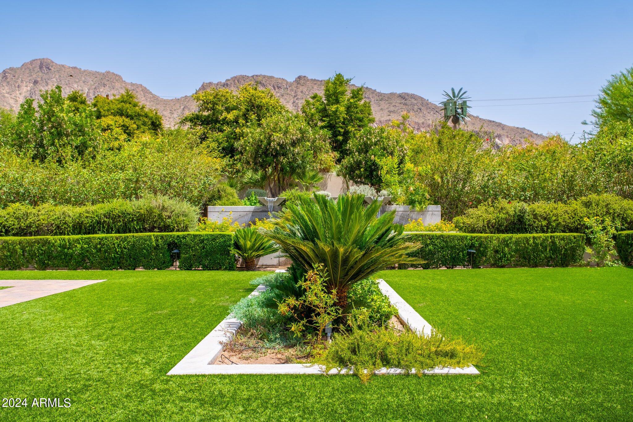 ARCADIA MANORS - Residential