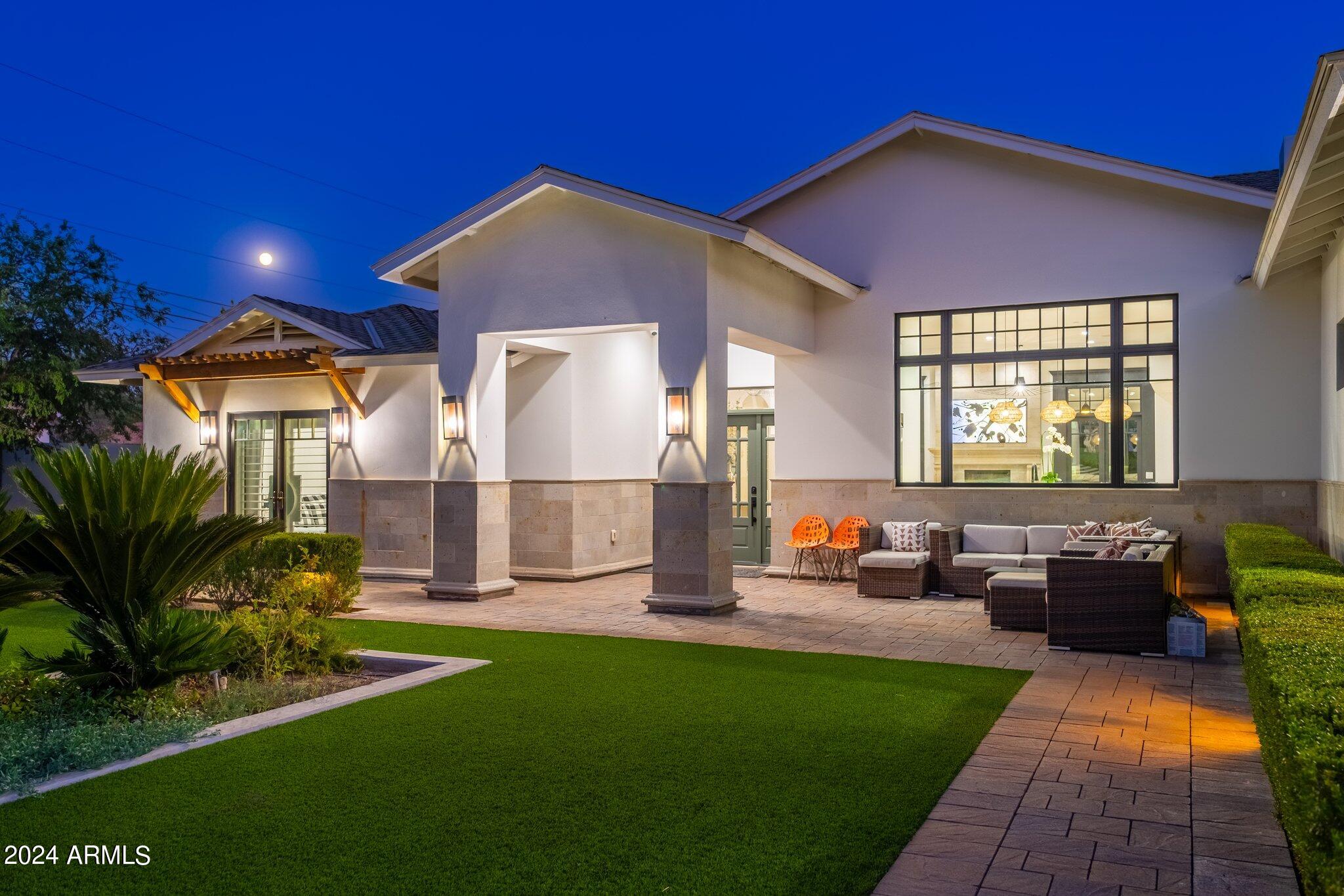 ARCADIA MANORS - Residential