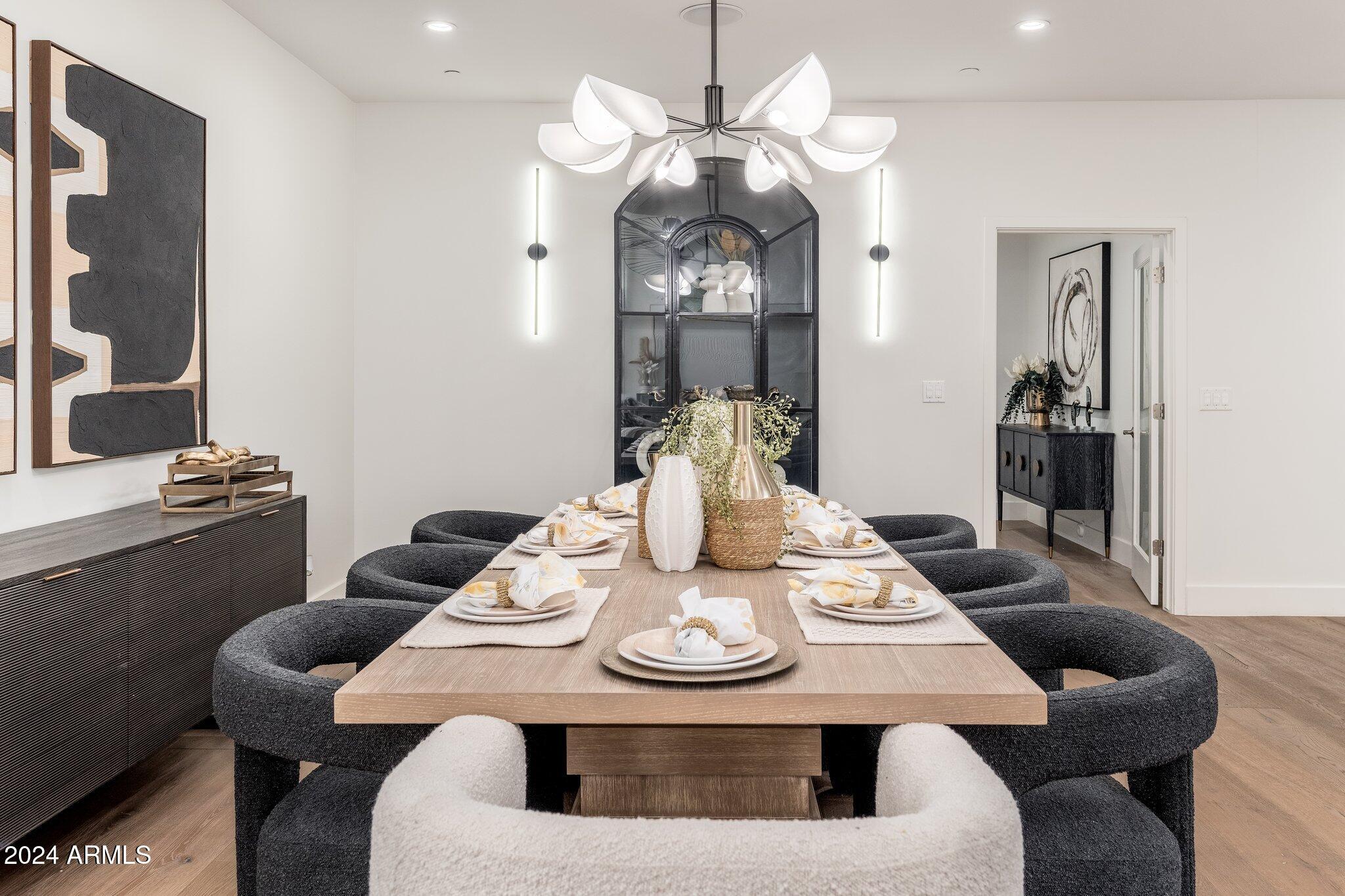 ARCADIA MANORS - Residential