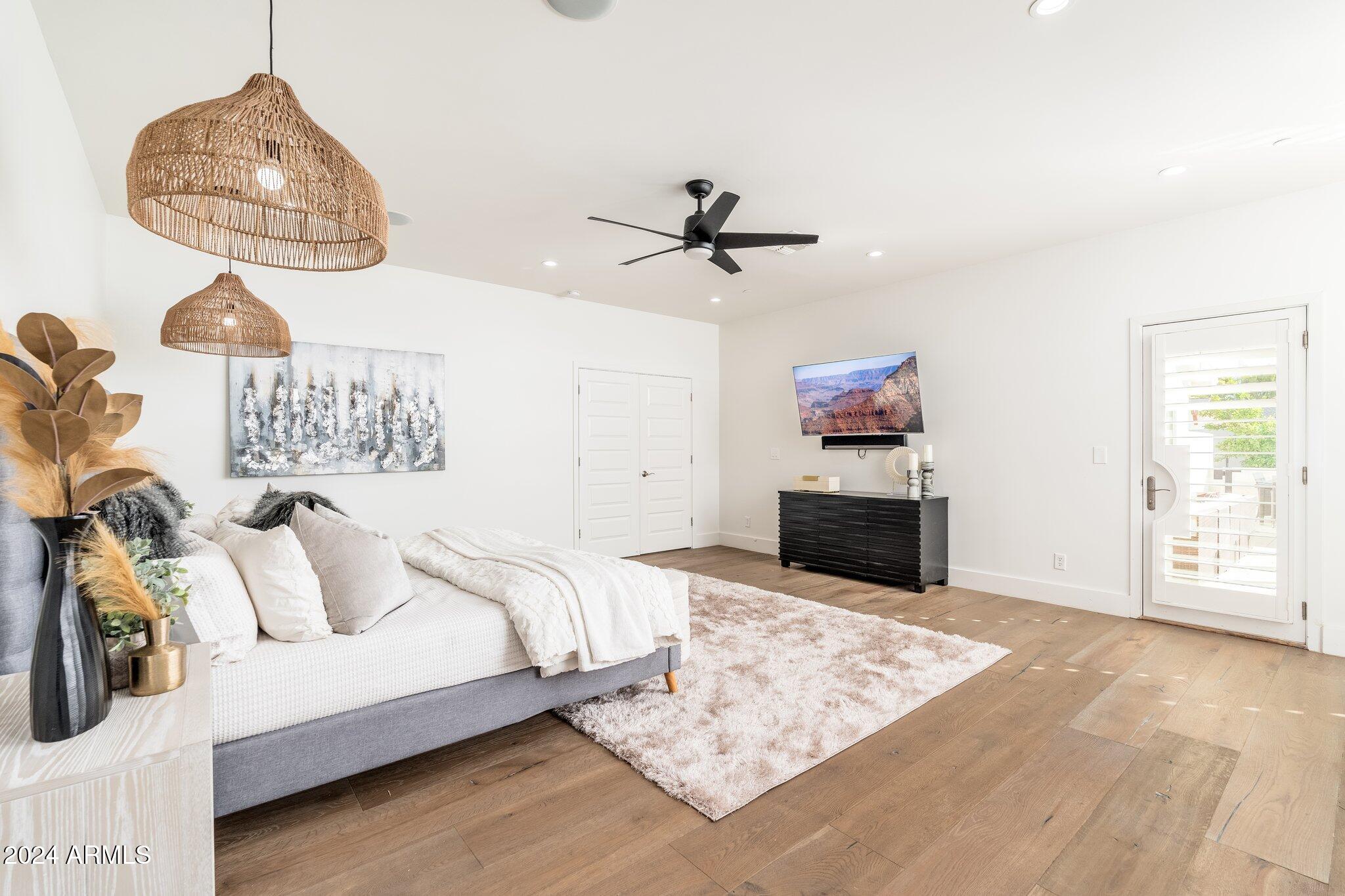 ARCADIA MANORS - Residential