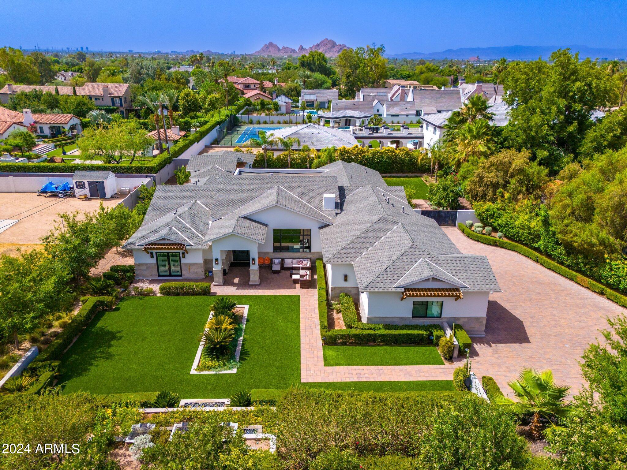 ARCADIA MANORS - Residential