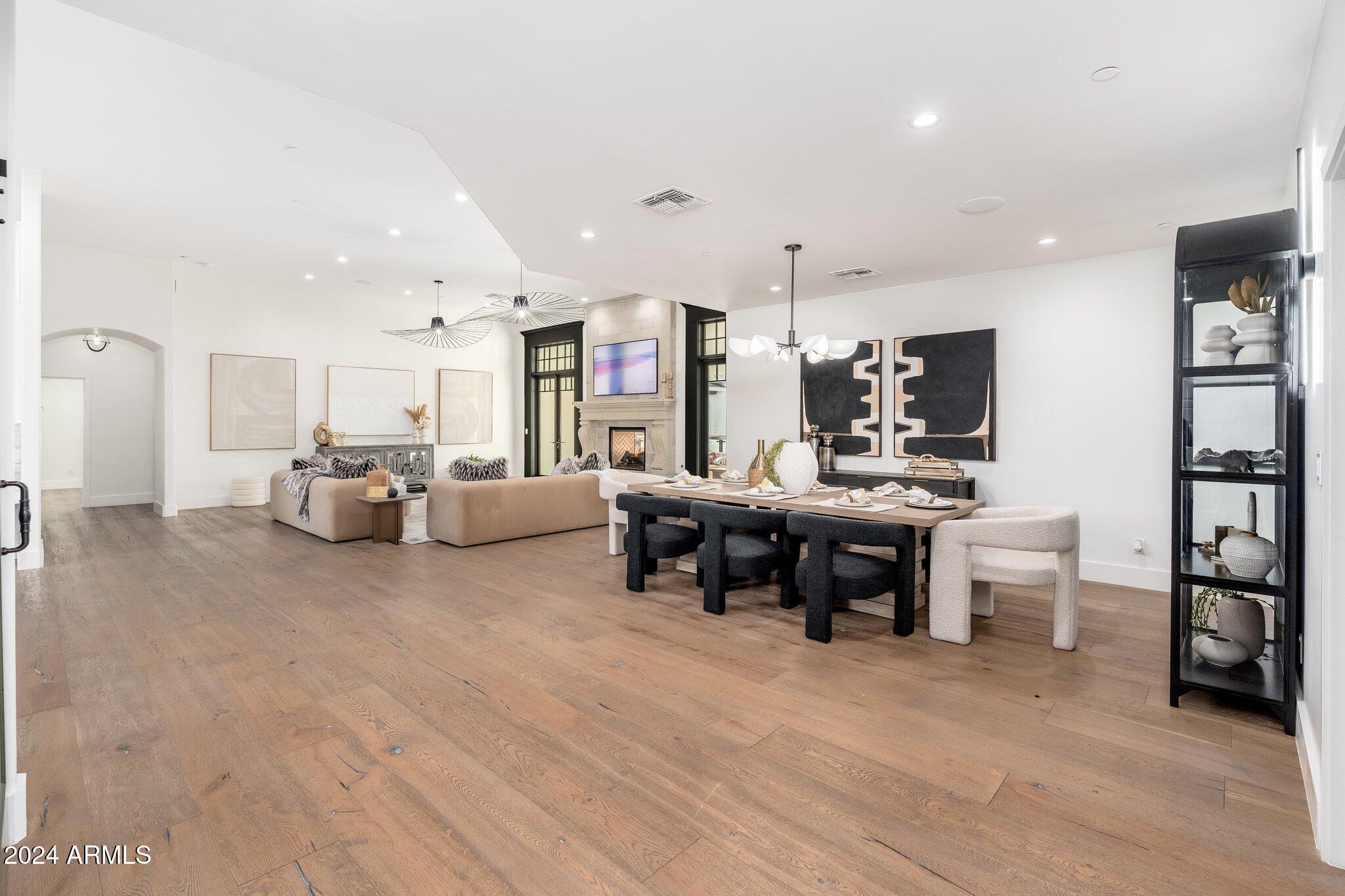 ARCADIA MANORS - Residential