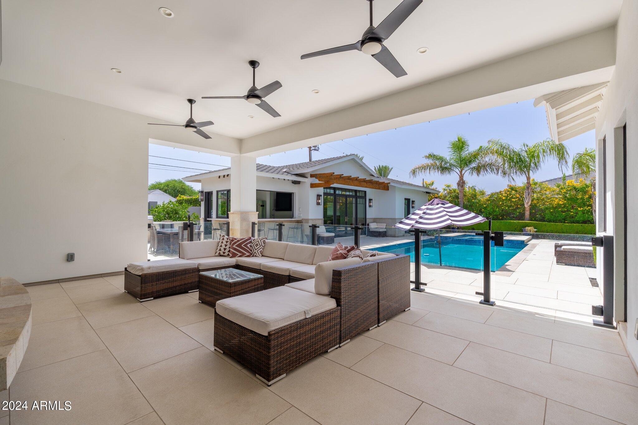 ARCADIA MANORS - Residential